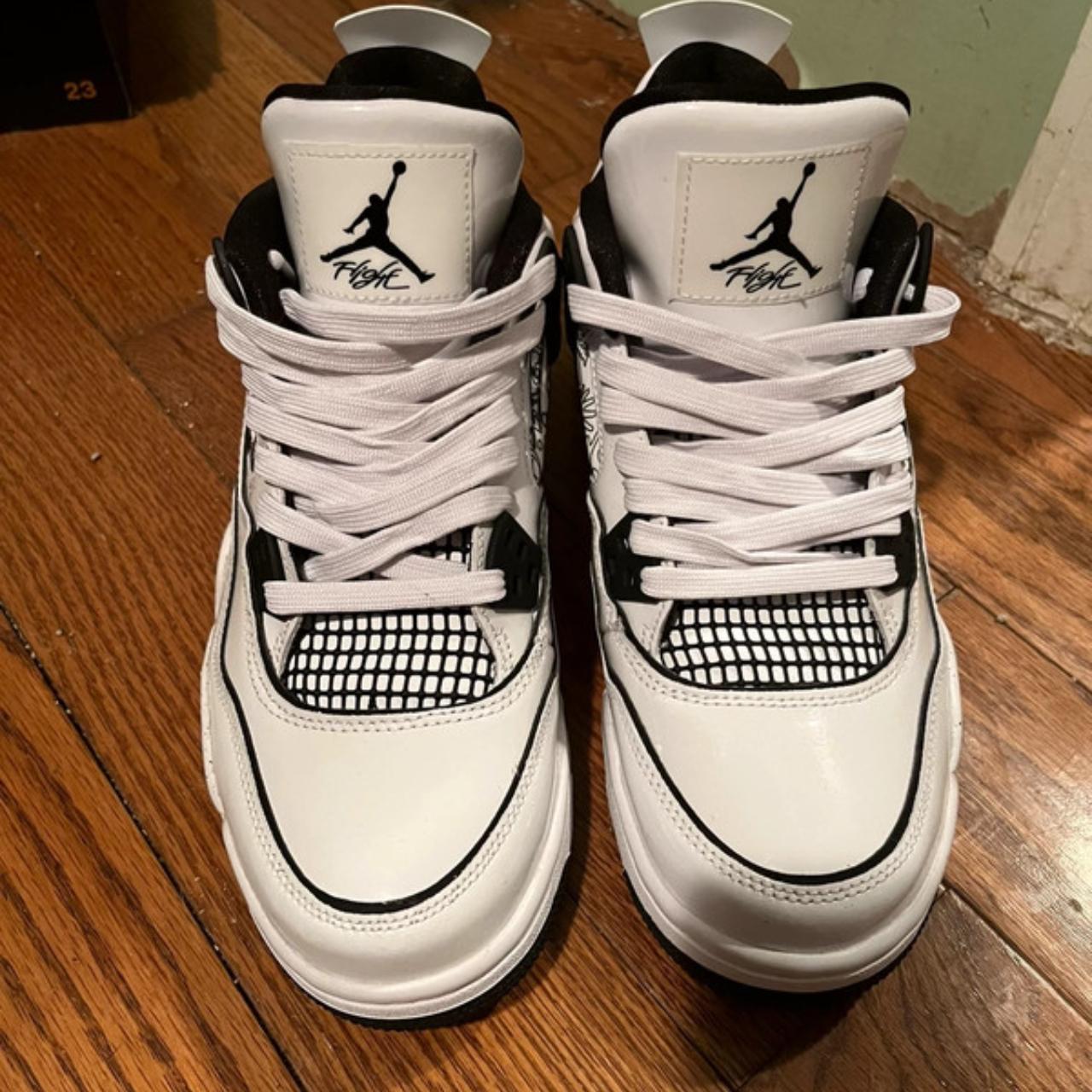size 9.5 jordan 4