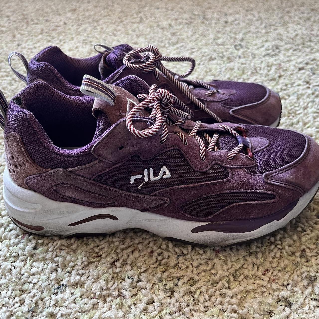 Burgundy fila trainers best sale