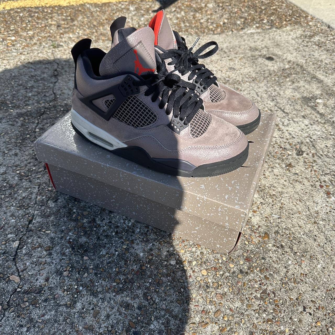 taupe aj4