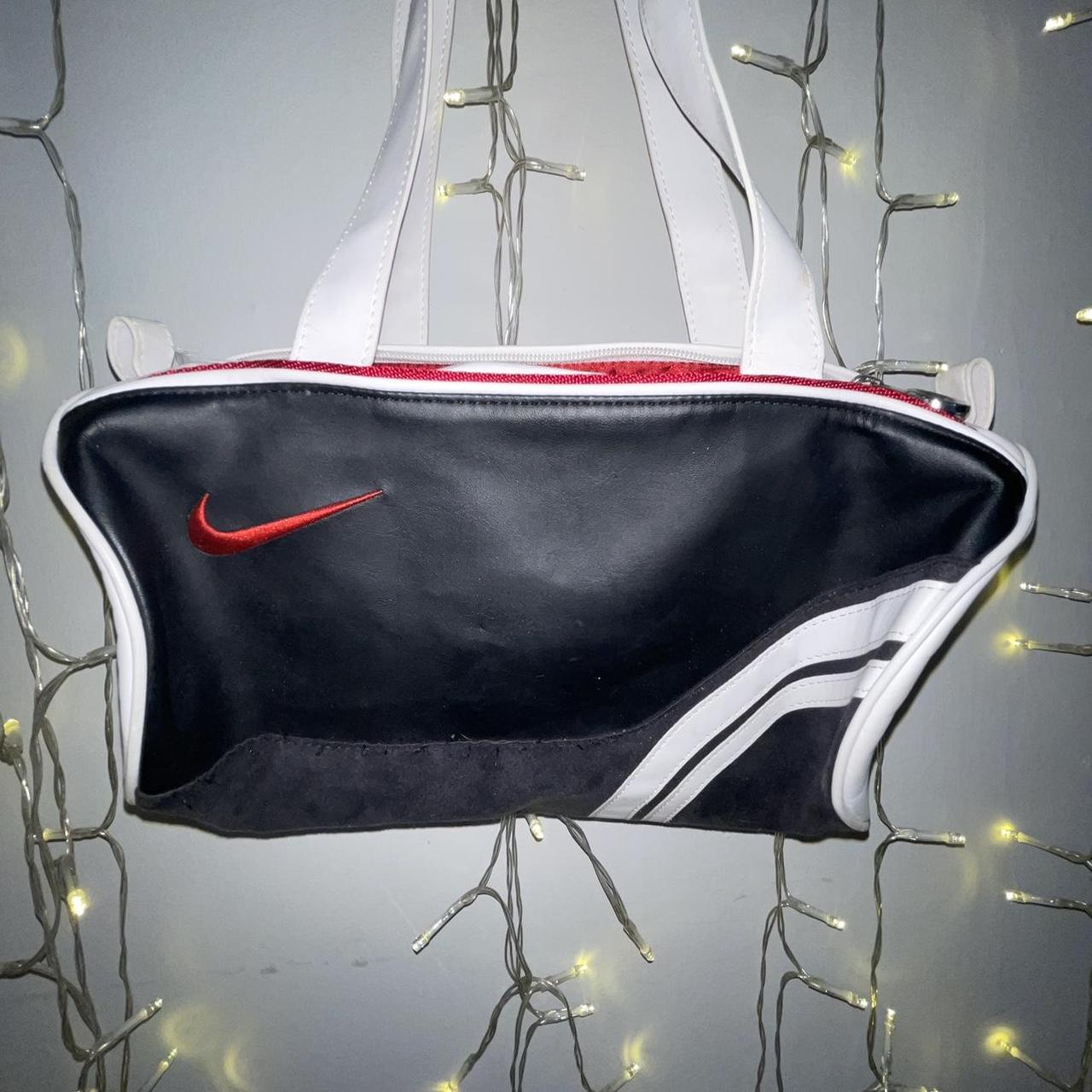 Buy Black Gym Bags for Women by NIKE Online | Ajio.com