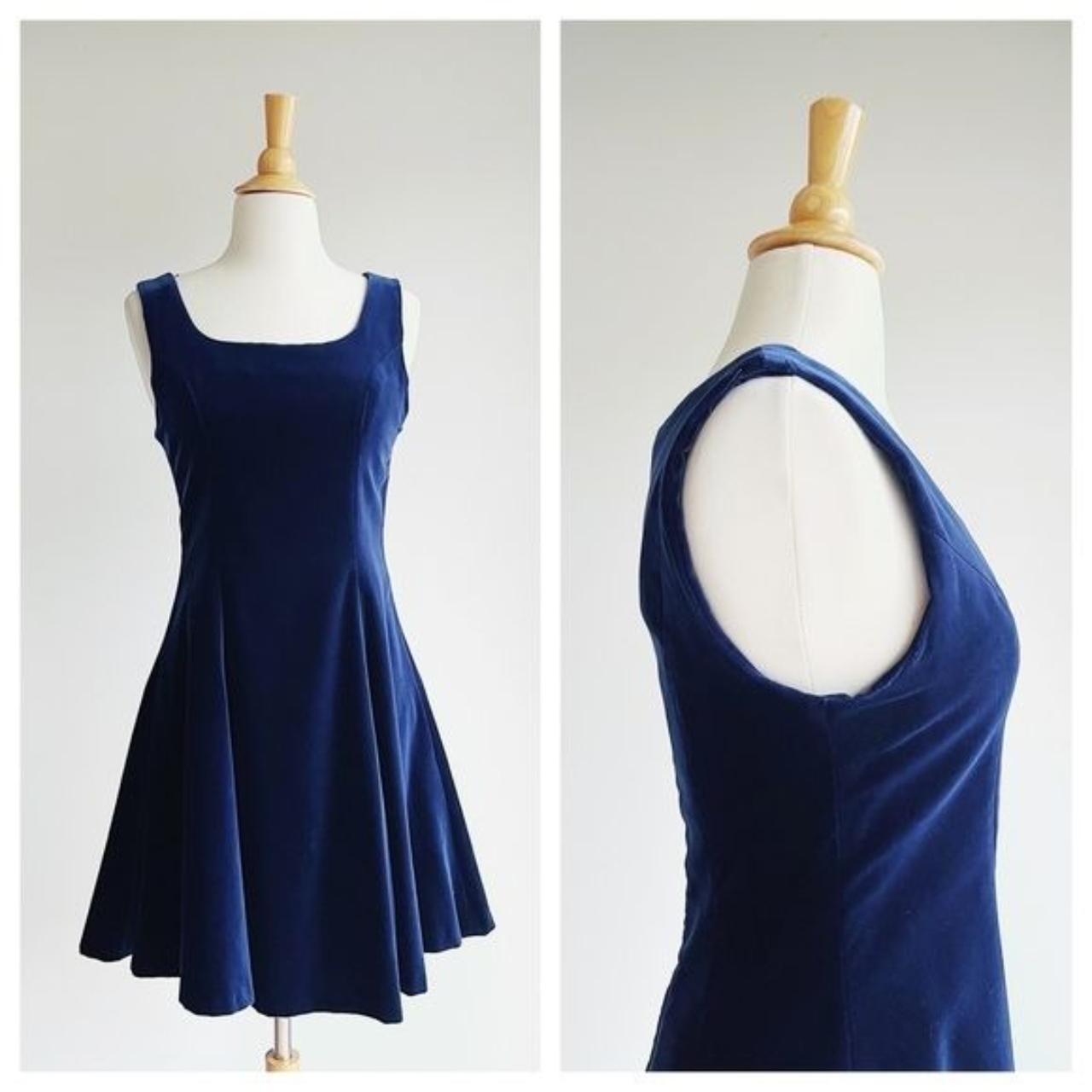 Laura Ashley Women's Navy and Blue Dress | Depop