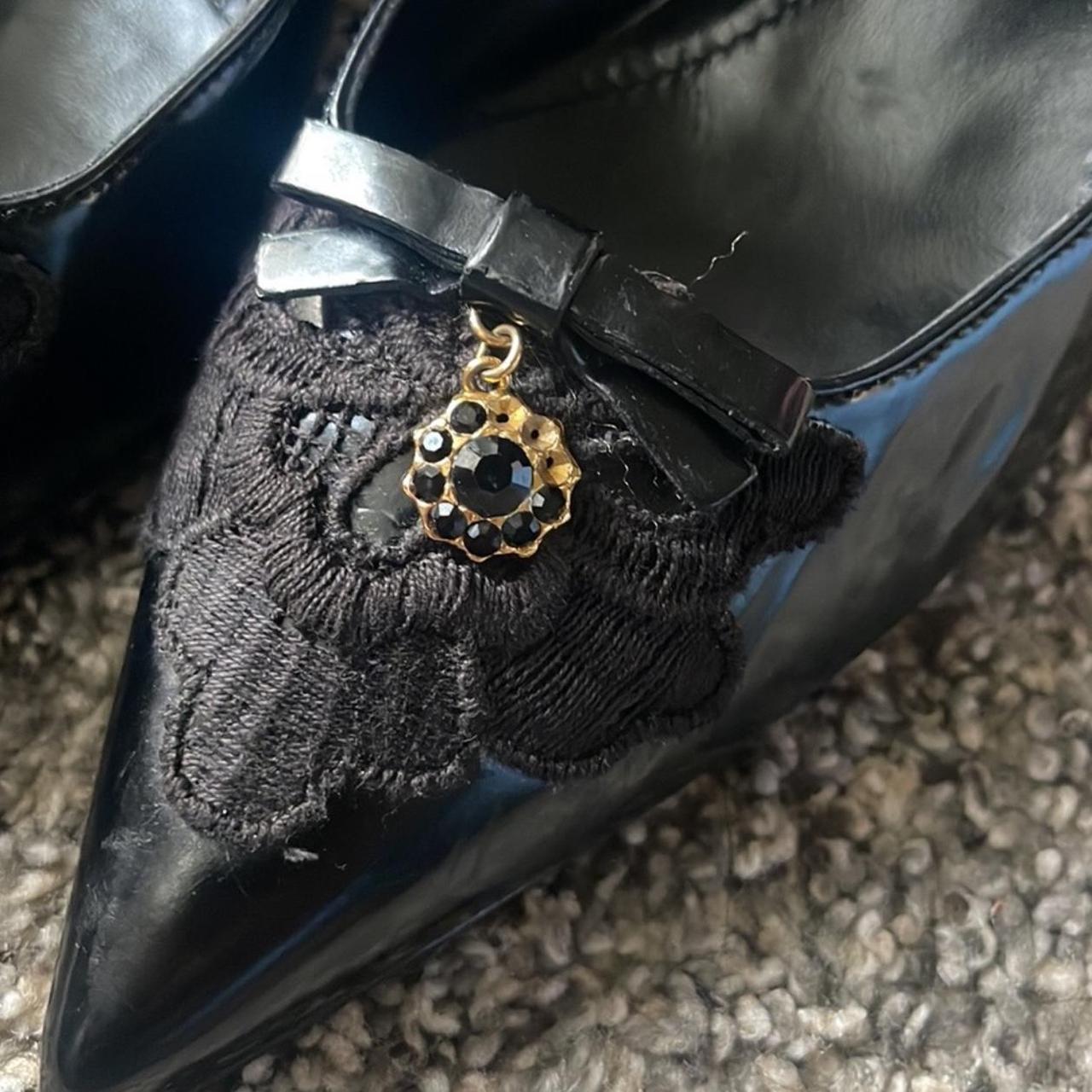 dolce gabbana logo heels