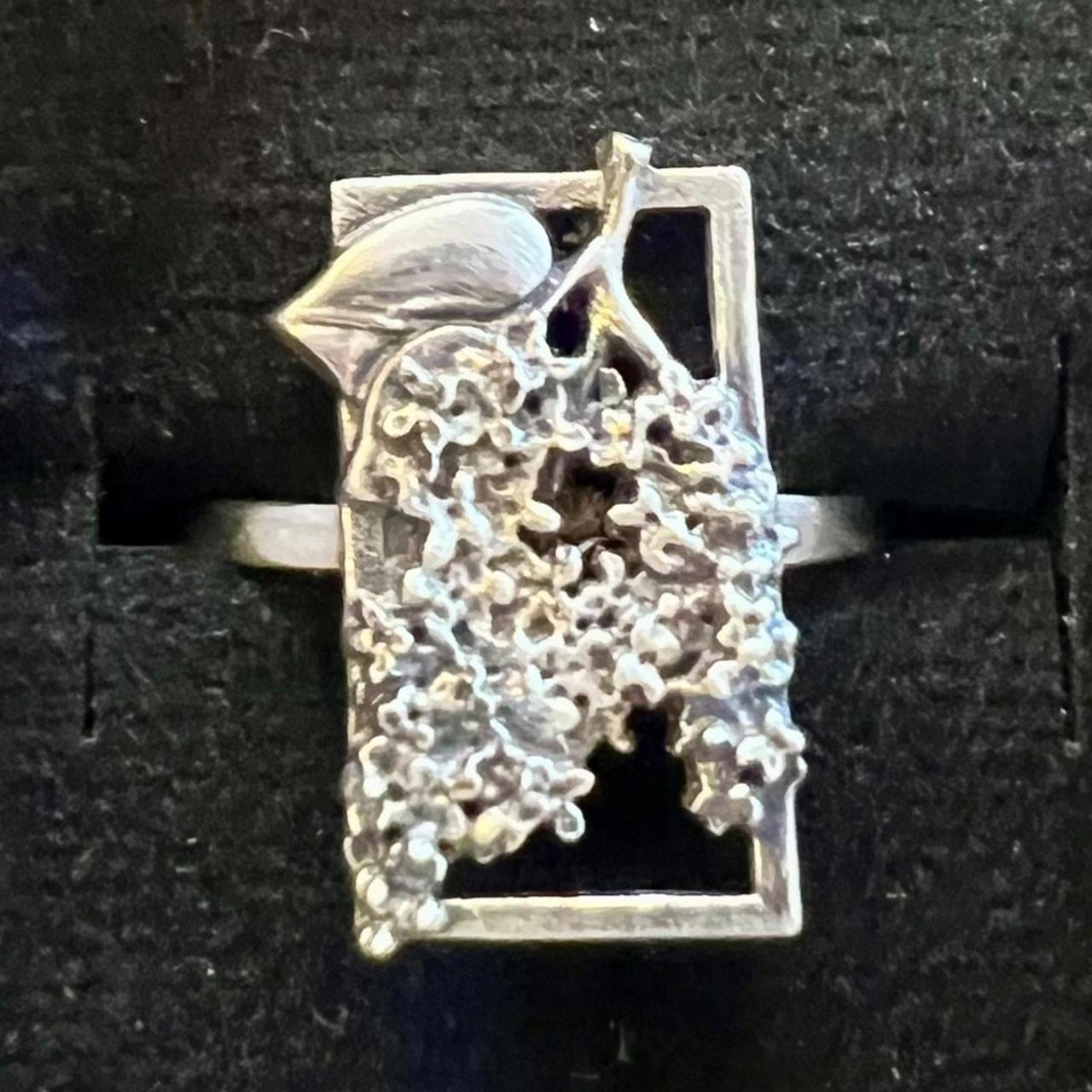 item listed by kristinadolak