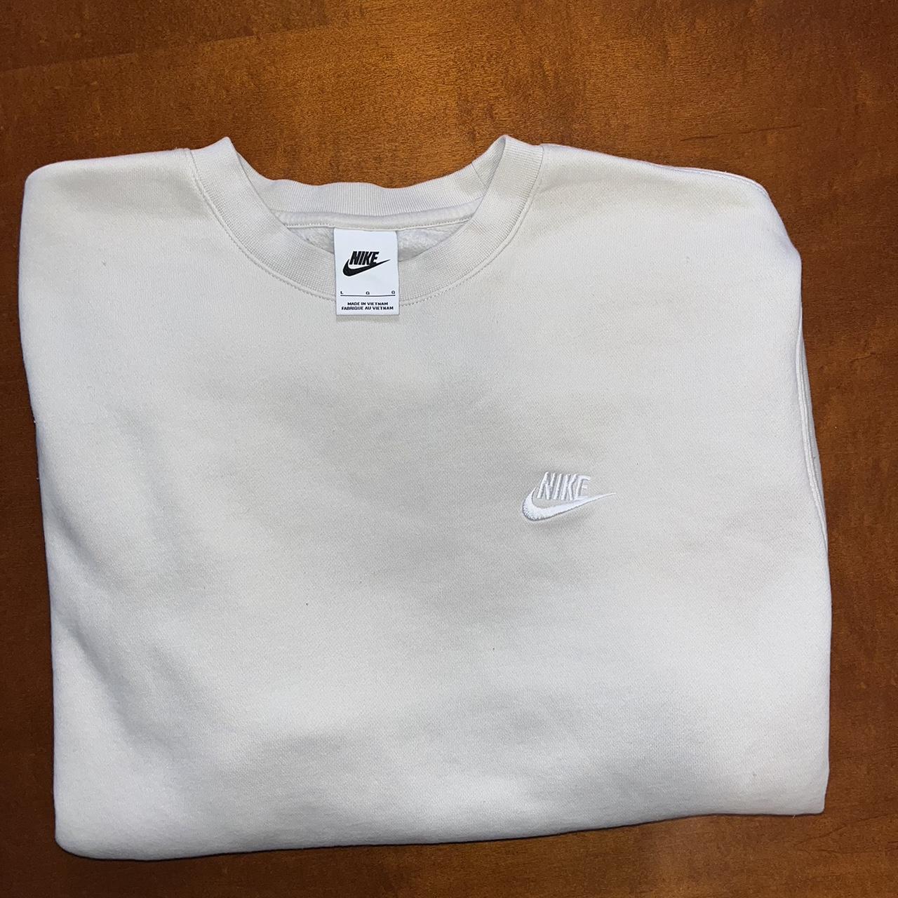 white crew neck sweatshirt nike