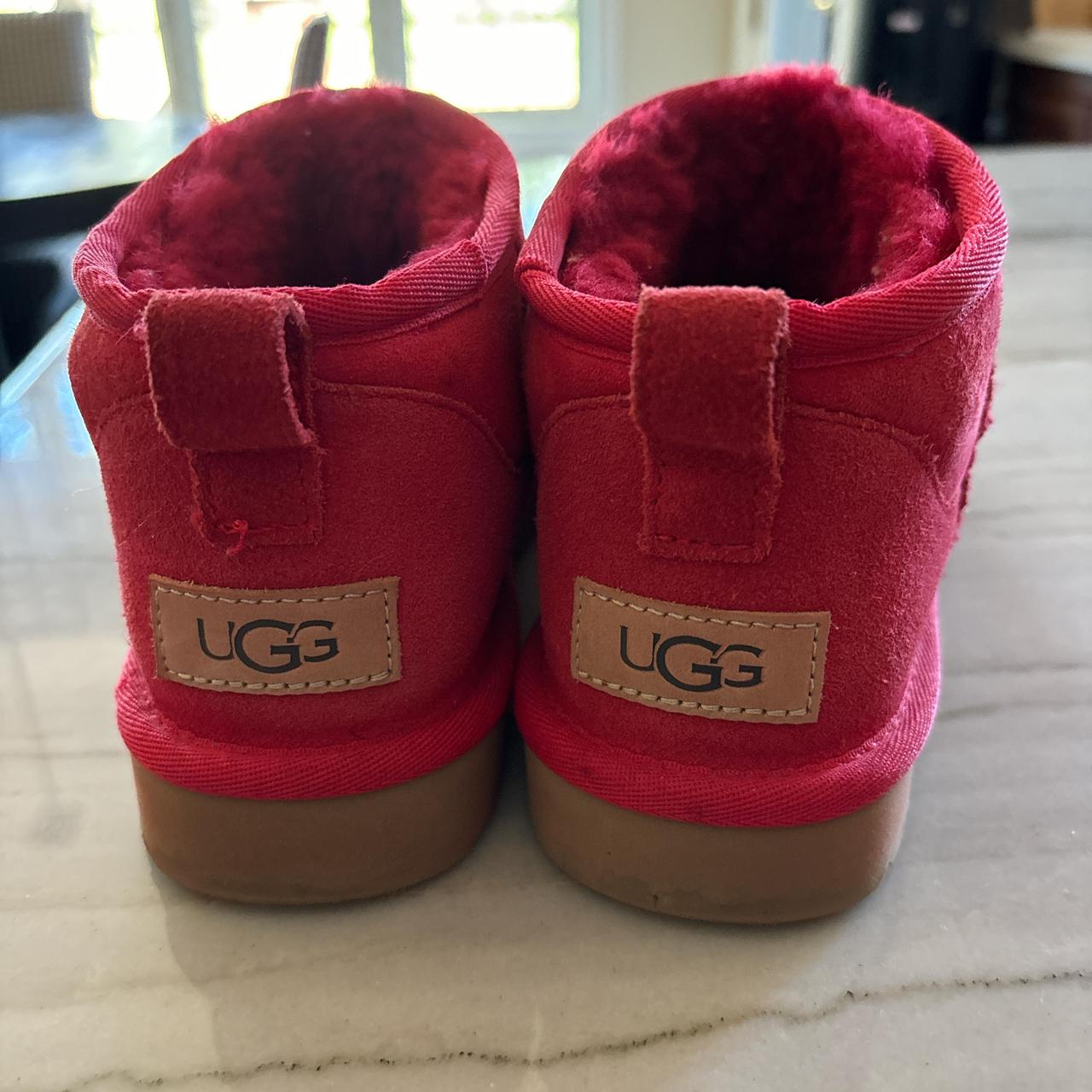 uggs in red