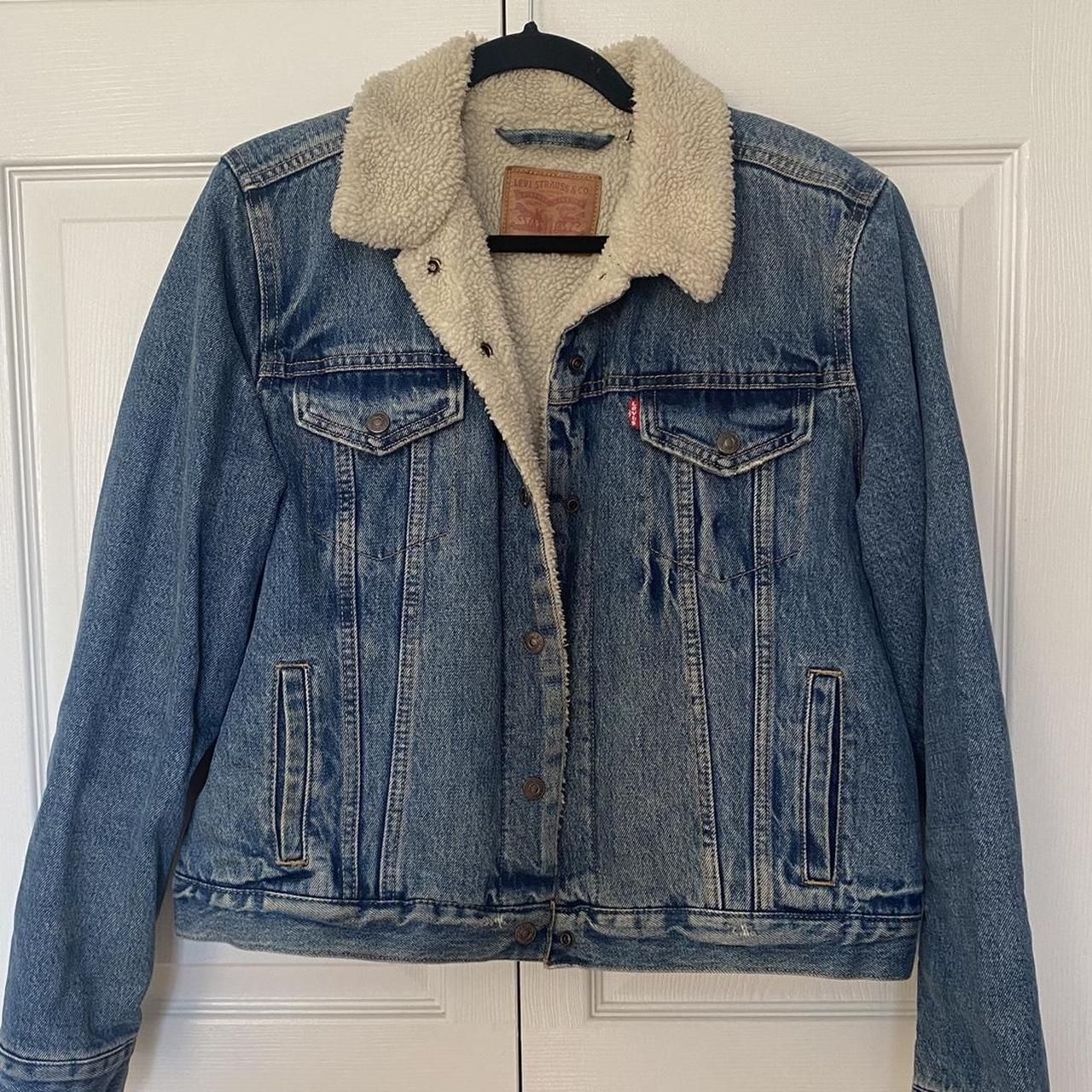 Levi's Sherpa Lined Cropped Denim Jacket Runs... - Depop