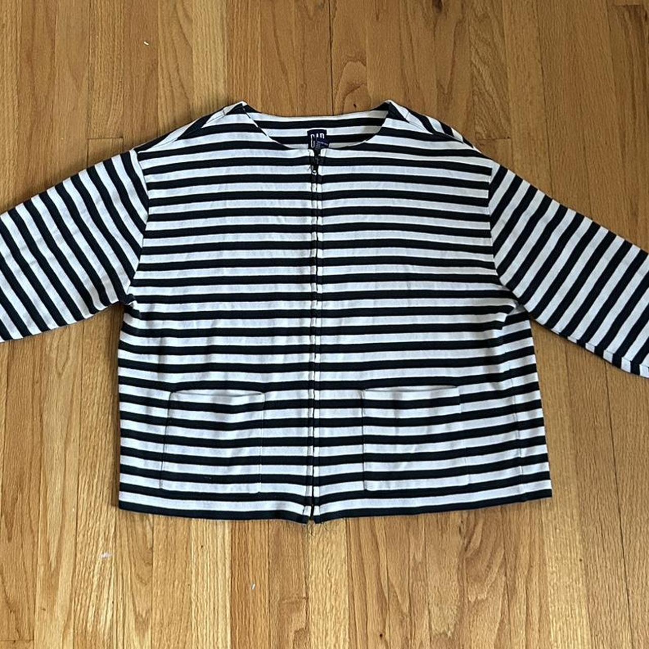 Gap Women's Navy and White Cardigan Depop