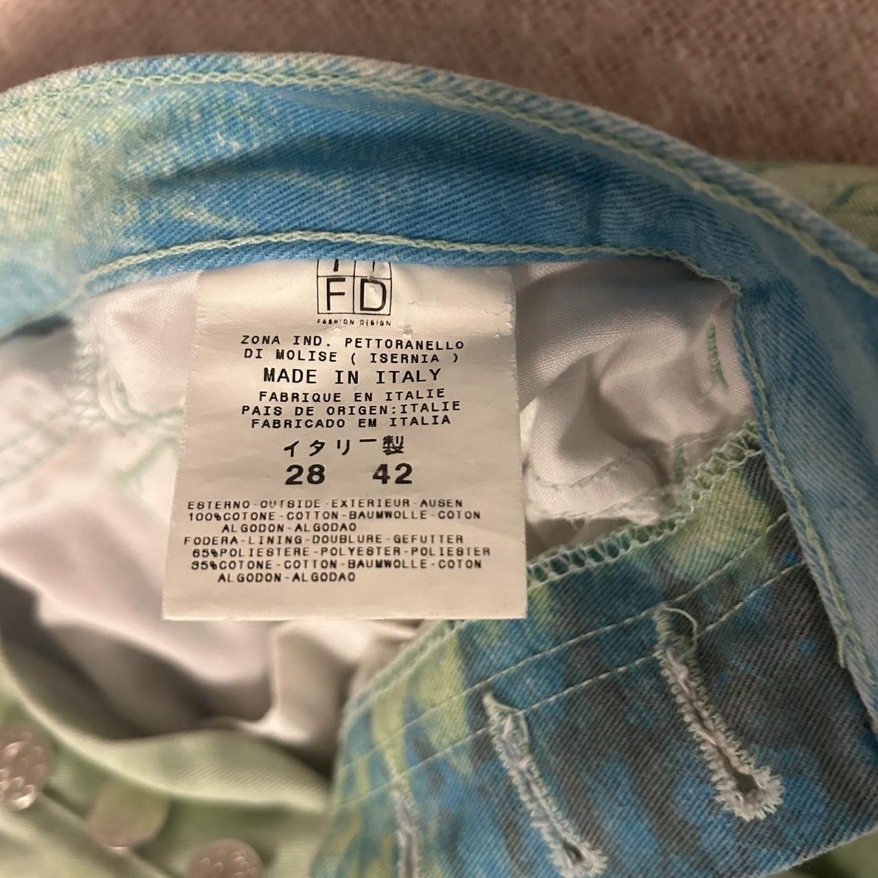ファッションシーンで話題のこれから流行るブランド12選 blue fun jeans cavalli roberto vintage and Depop | green パンツ