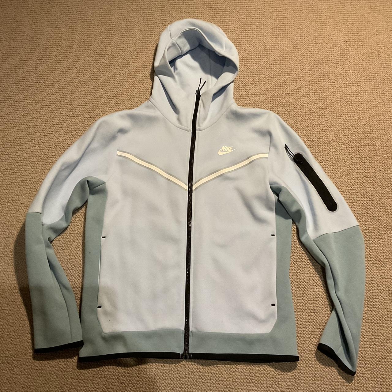 Medium Cyan nike tech fleece, like new only worn