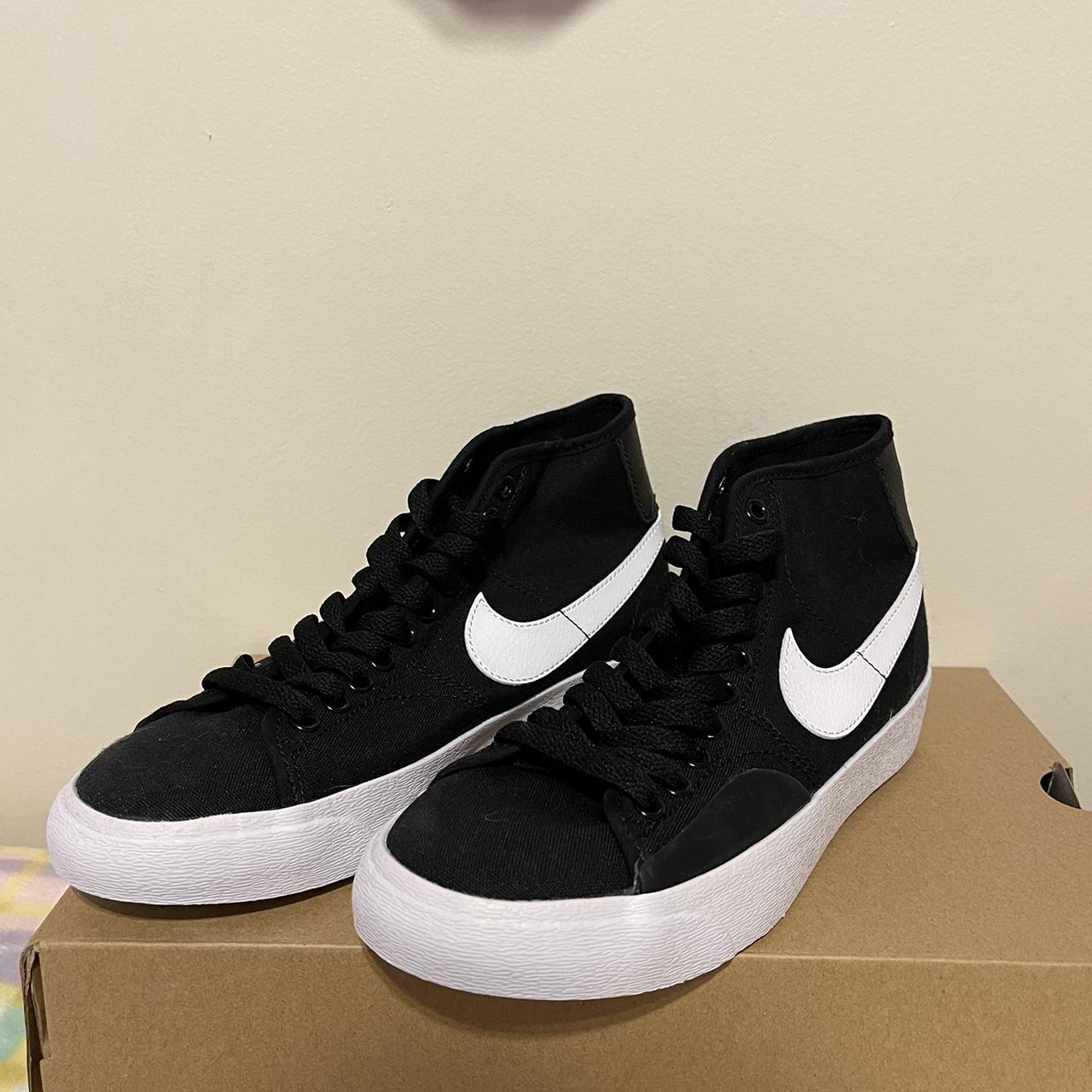 mens black and white nike blazers