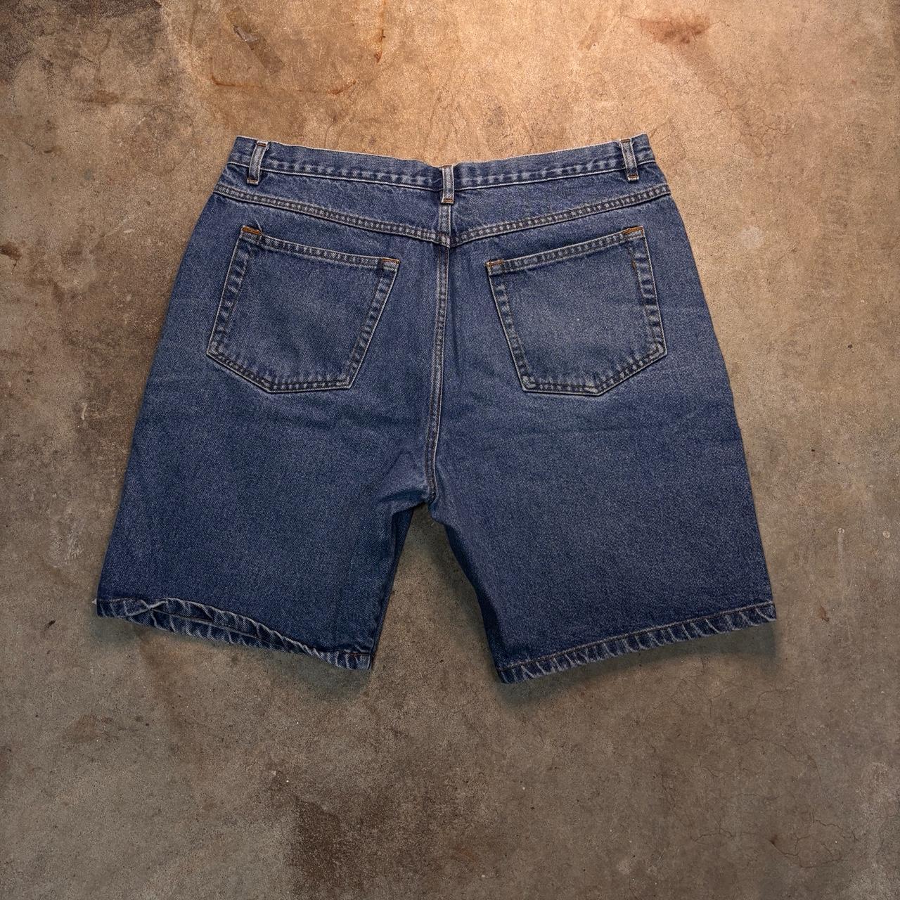 item listed by c_findz