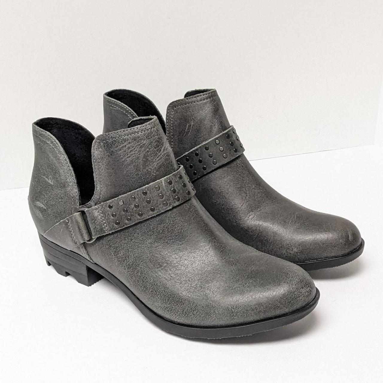 sorel lolla ankle boots