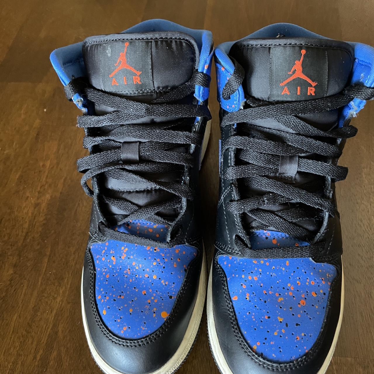 Nike- Air Jordan Mid- Size 7Y; Black, signal