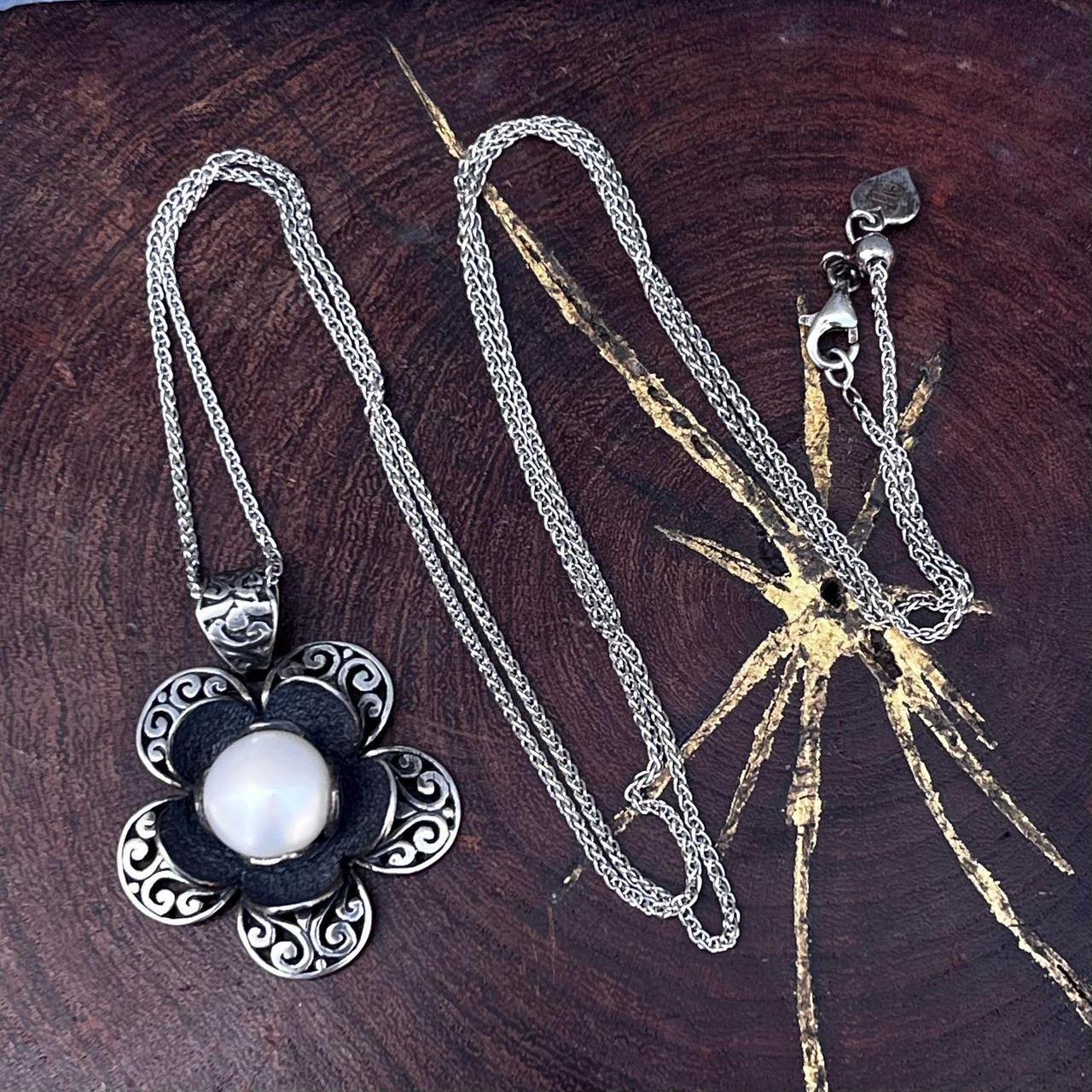 item listed by kerrisvintage