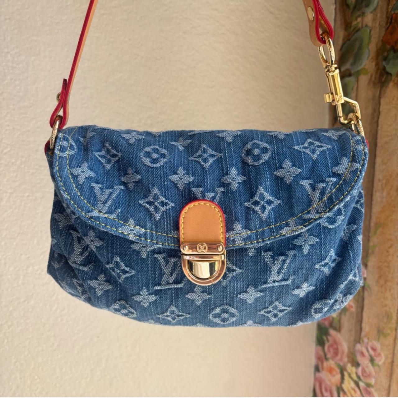 item listed by anamicolee