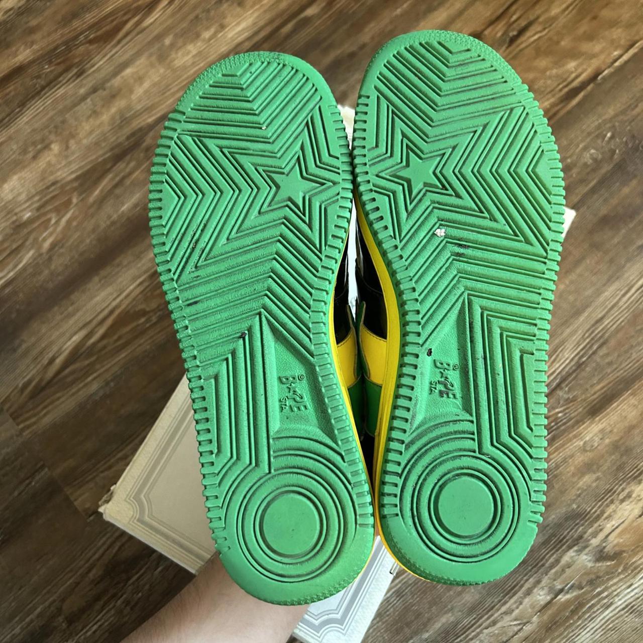 ぺぺ 2006 Bape x Kaws Chomper bapesta Comes with | Depop