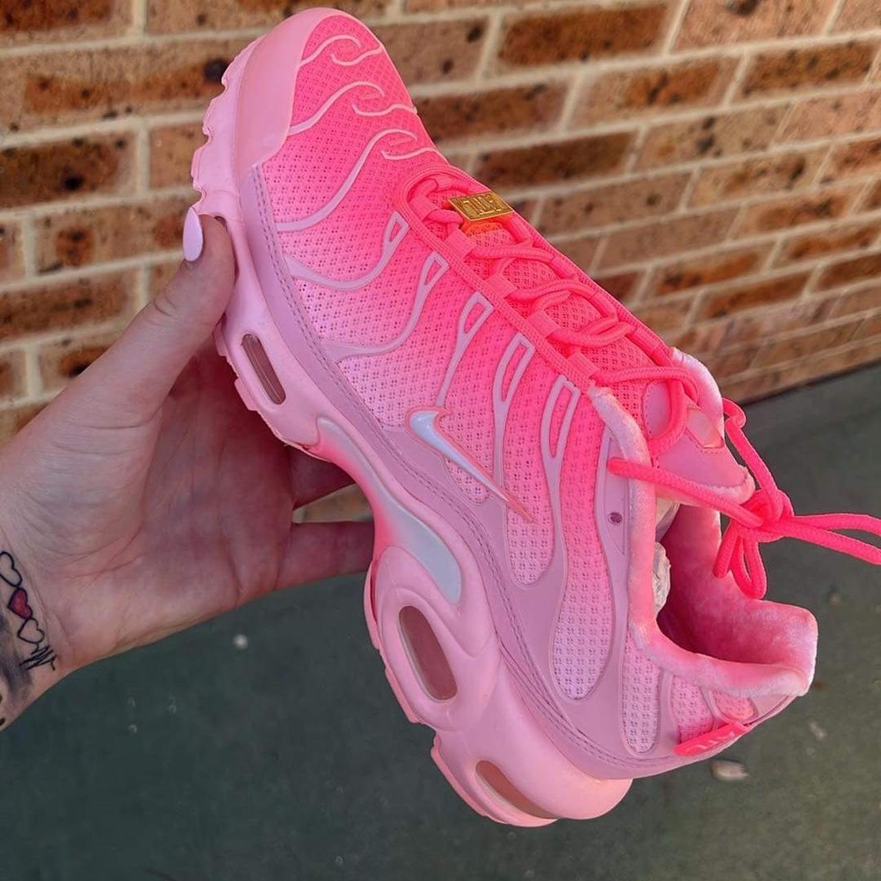 pink womens tns