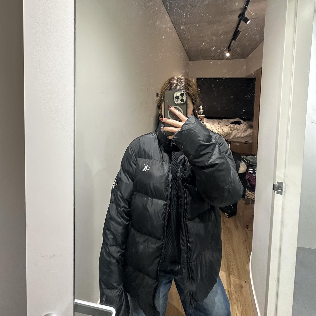 Men’s Black puffer jacket with a relaxed - Main Image