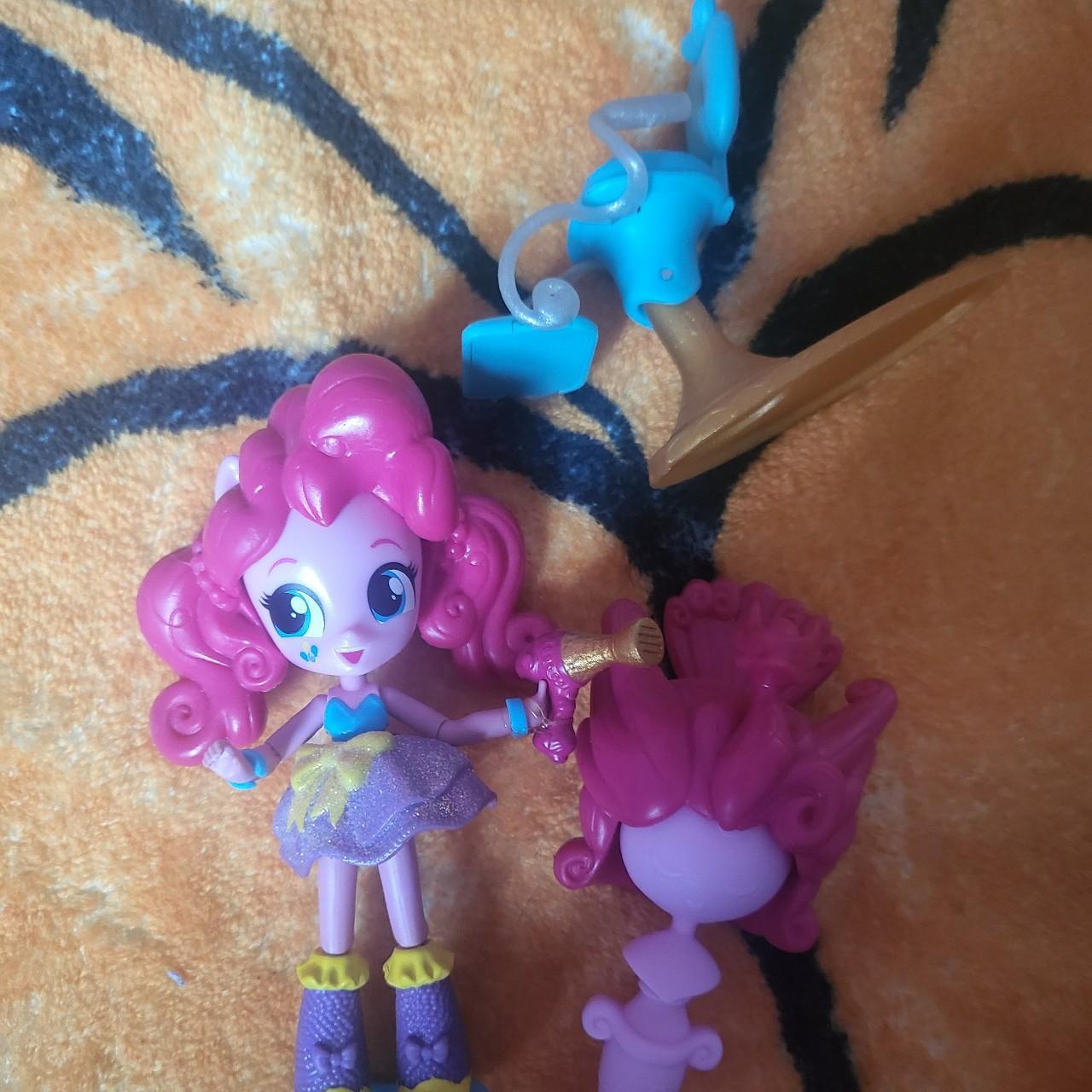 item listed by melanielloonngg