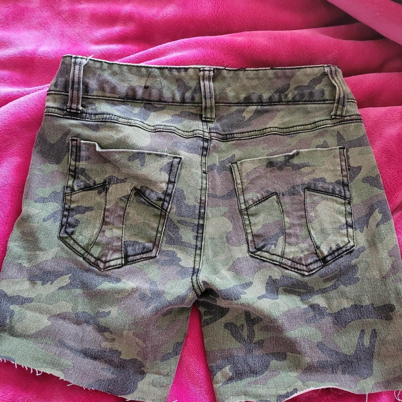 item listed by melanielloonngg