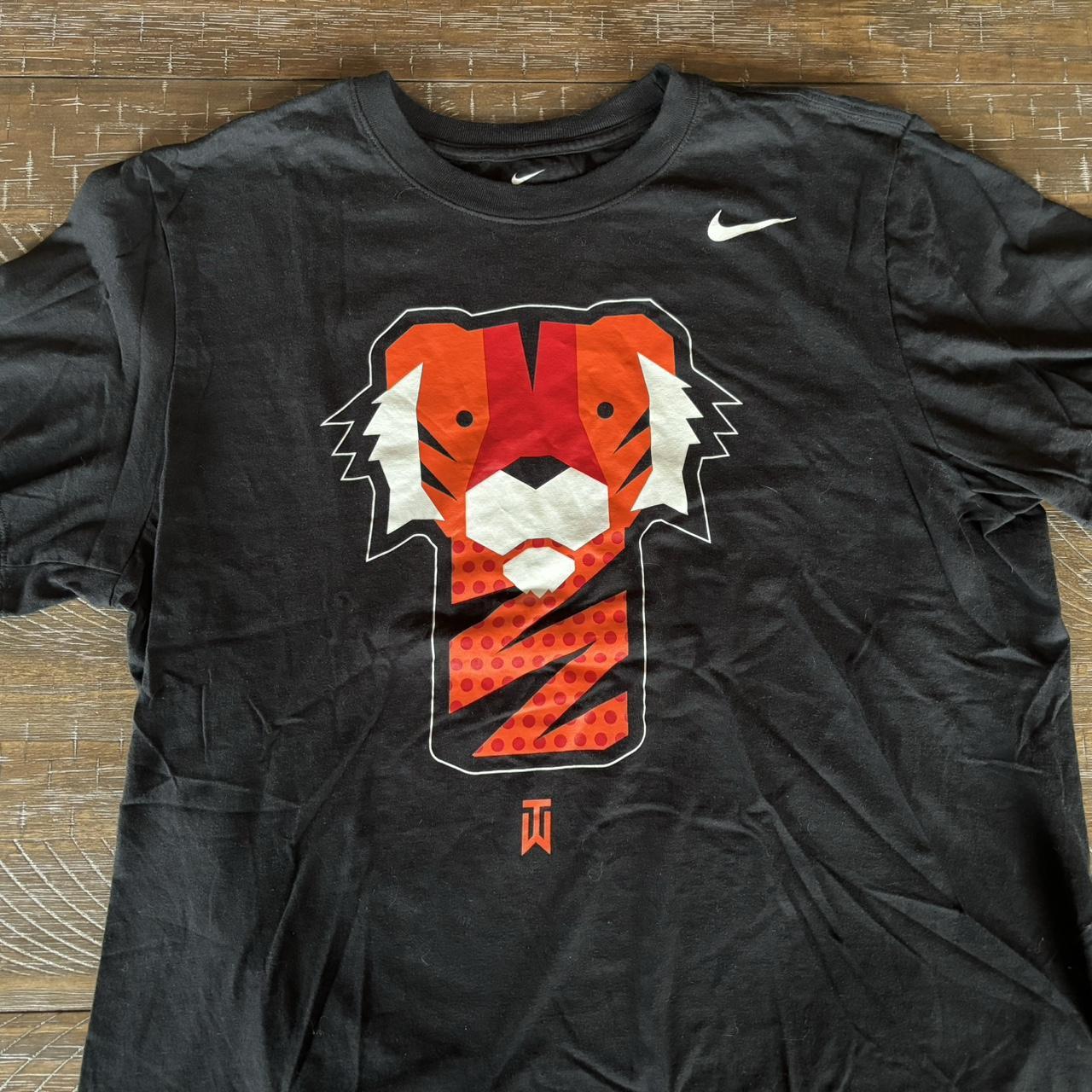nike t shirt tiger woods