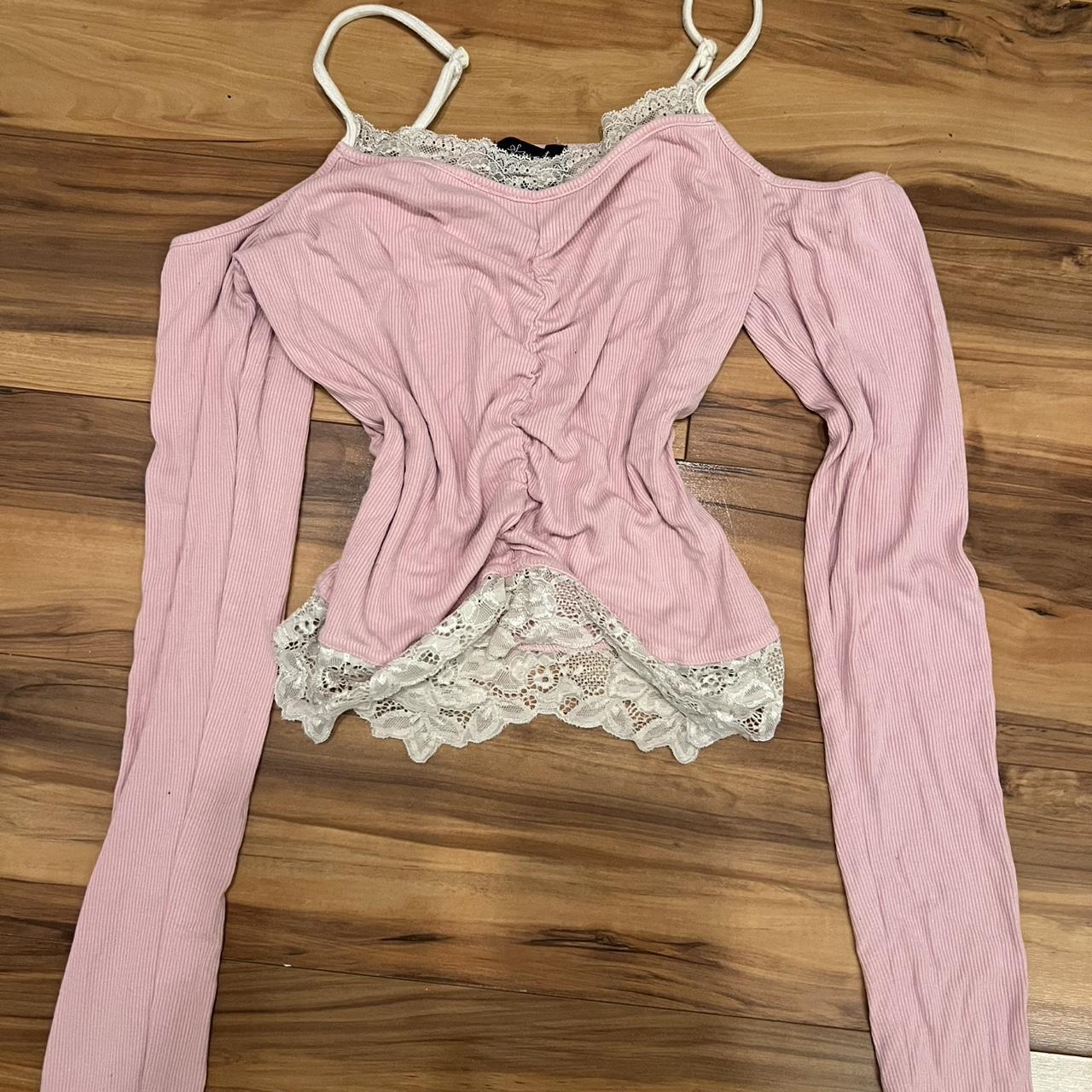 Hot Topic Women's T-shirt Pink – Hot topic shirt pink (All