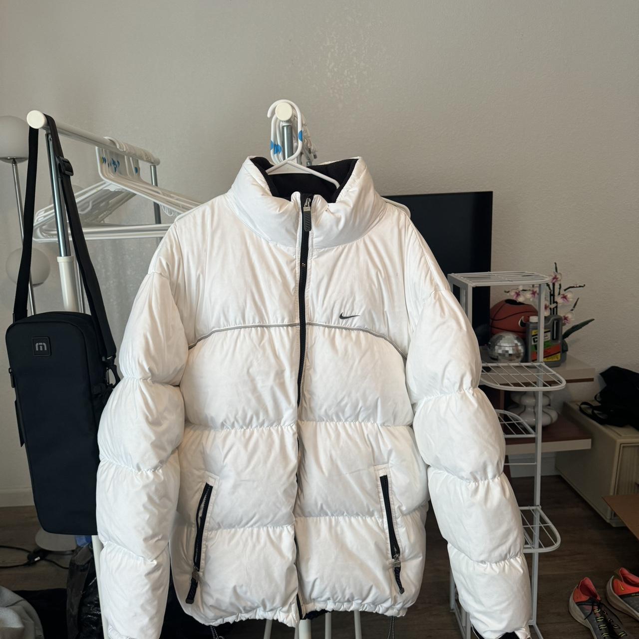 white puffer jacket mens nike
