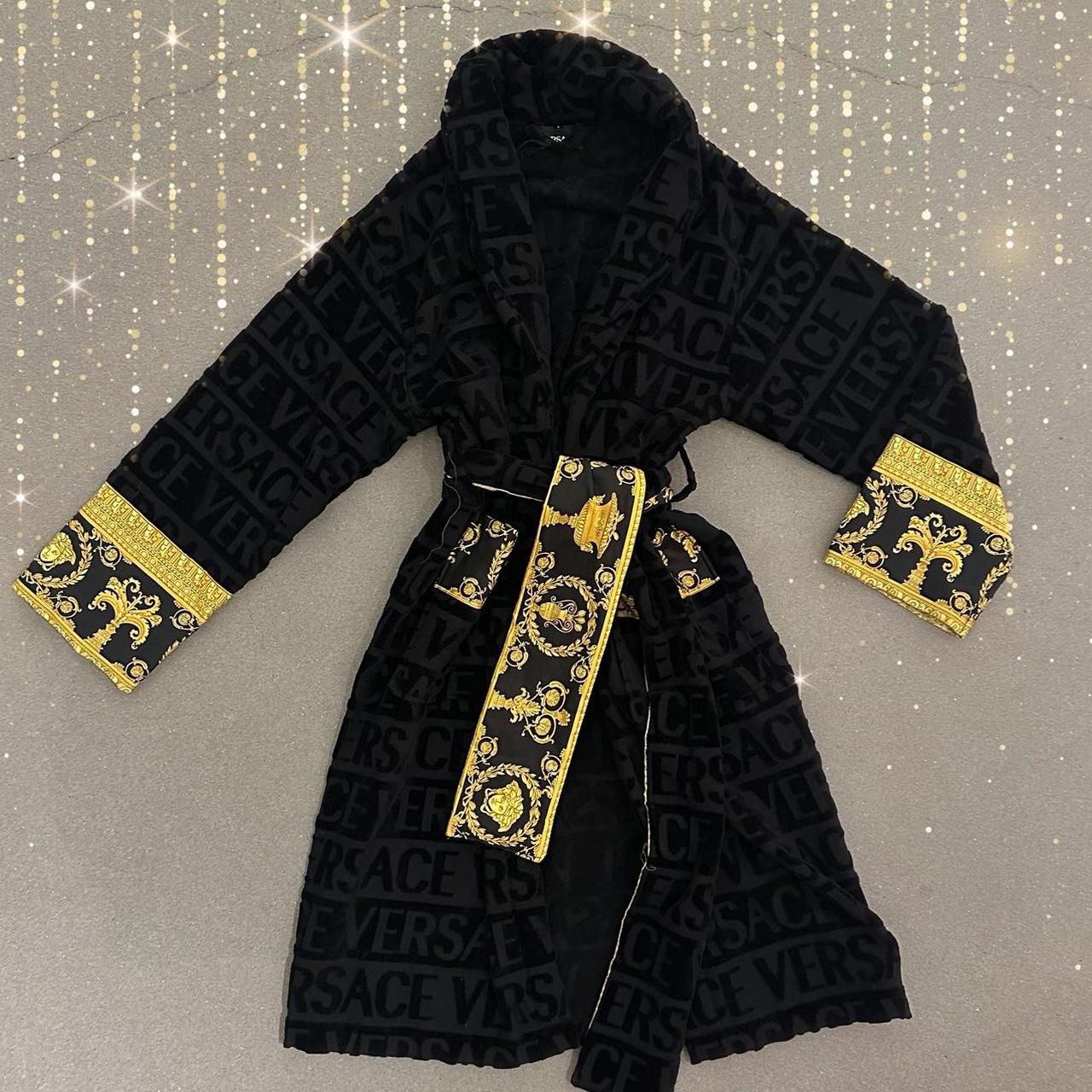 Versace I ♡ BAROQUE BATHROBE $550 Depop