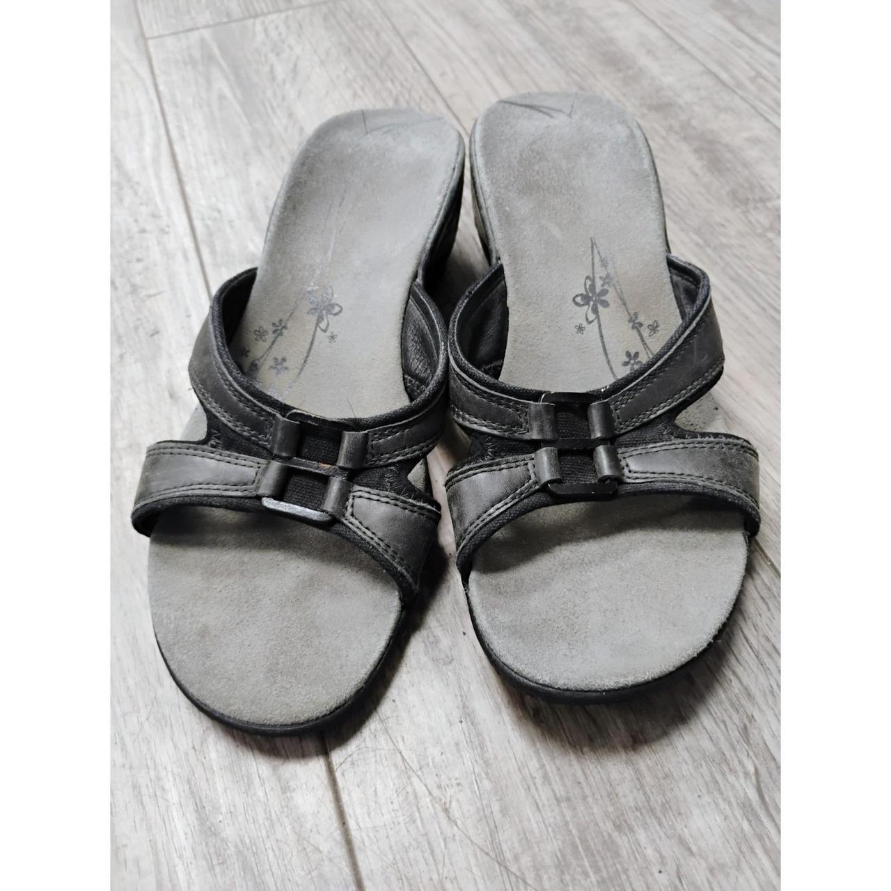 Merrell Women's Sandals - Grey - US 8 – Merrell Sandals Women's 8 Waterproof Gray Strap …
