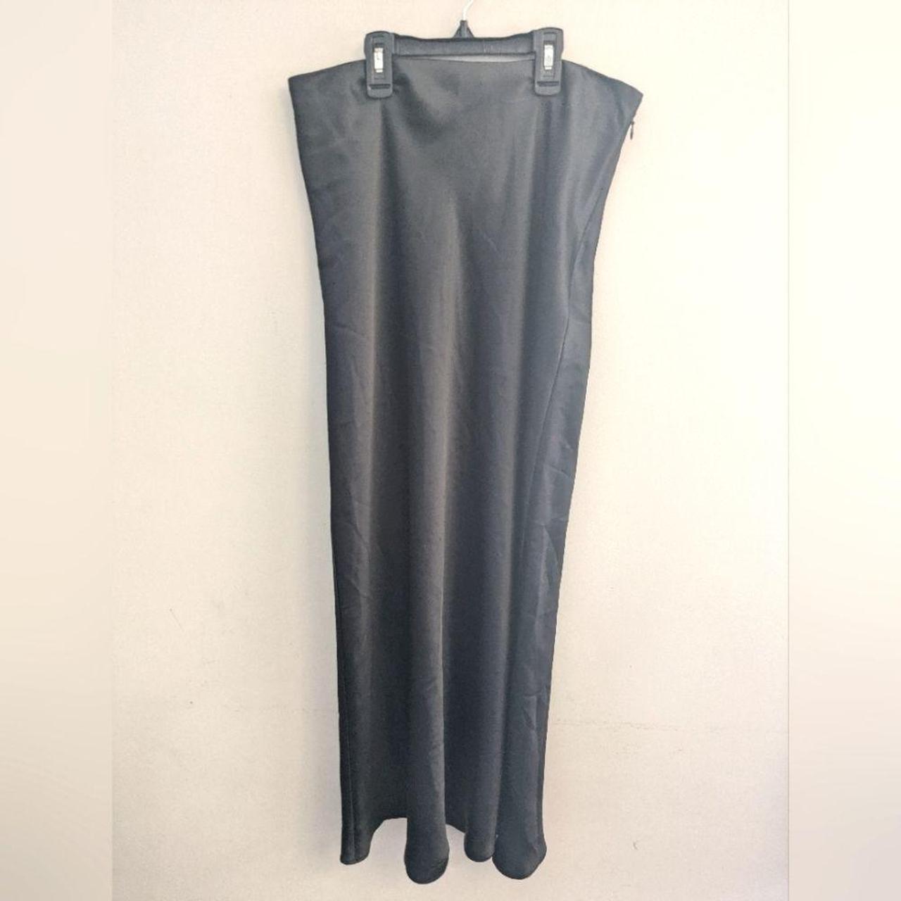 Club Monaco Women's Maxi Skirt Black – Beautiful black satin