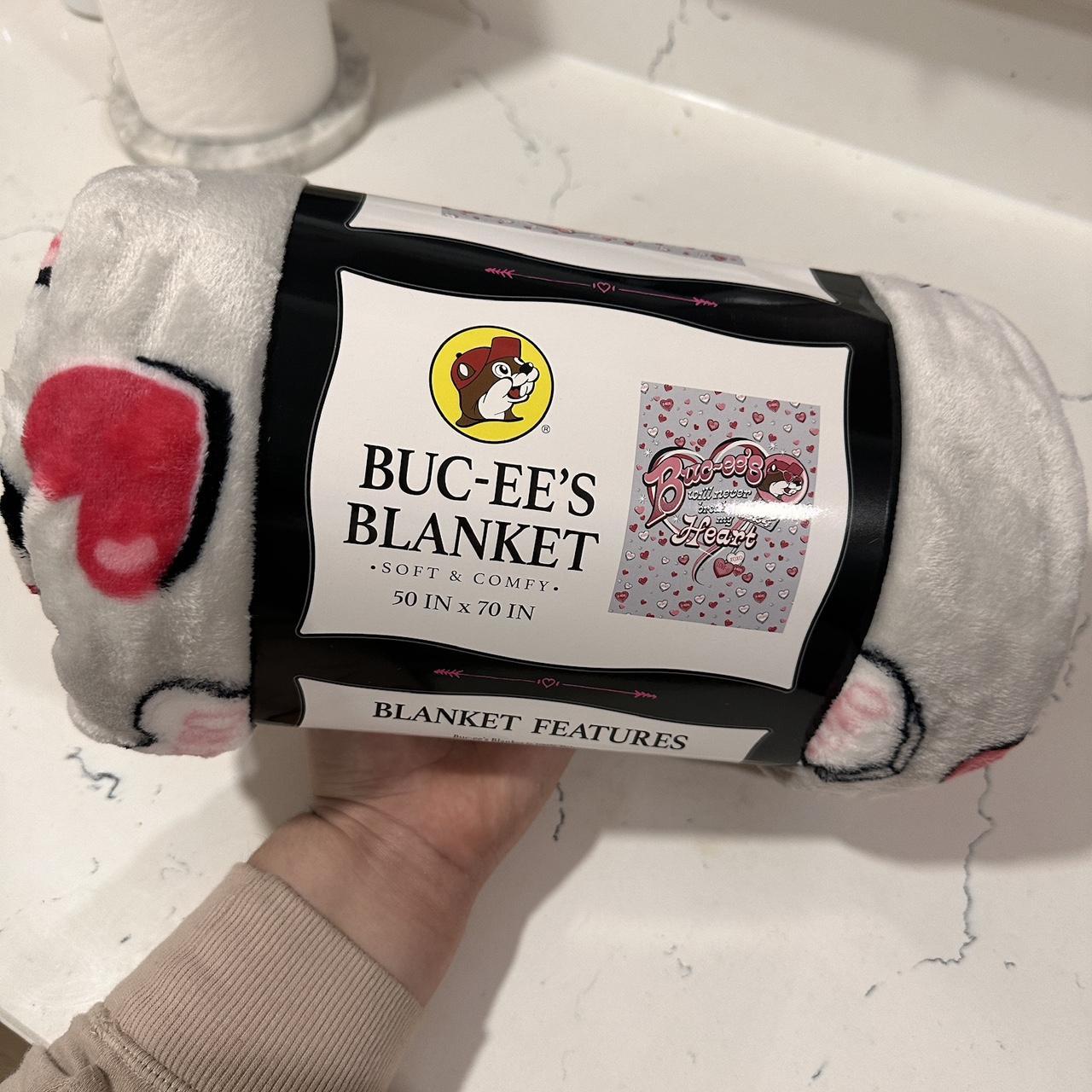 2 store Bucees Valentines Blankets for *stph_cbt*