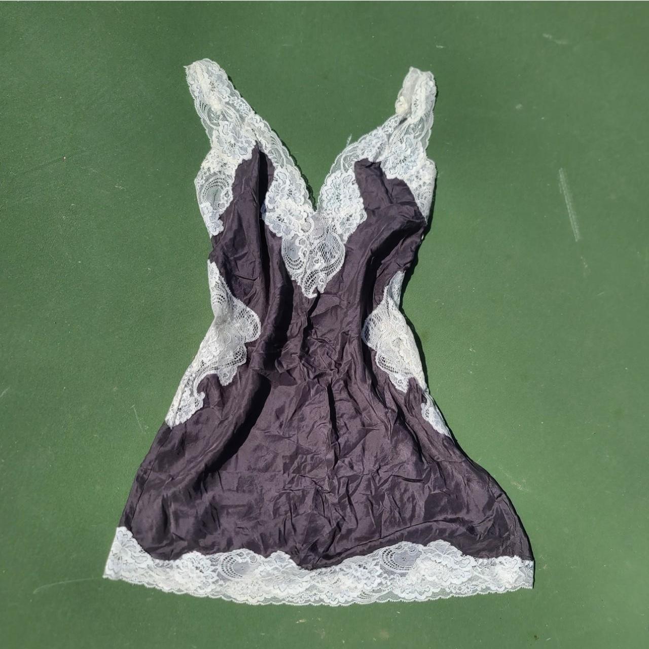 item listed by foxyfinds444