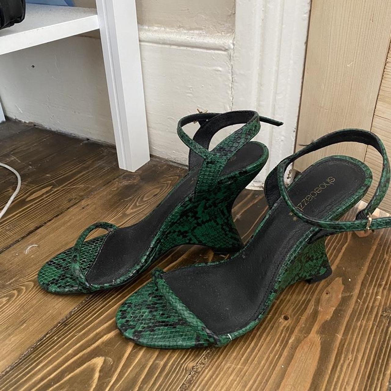 shoedazzle snake heels