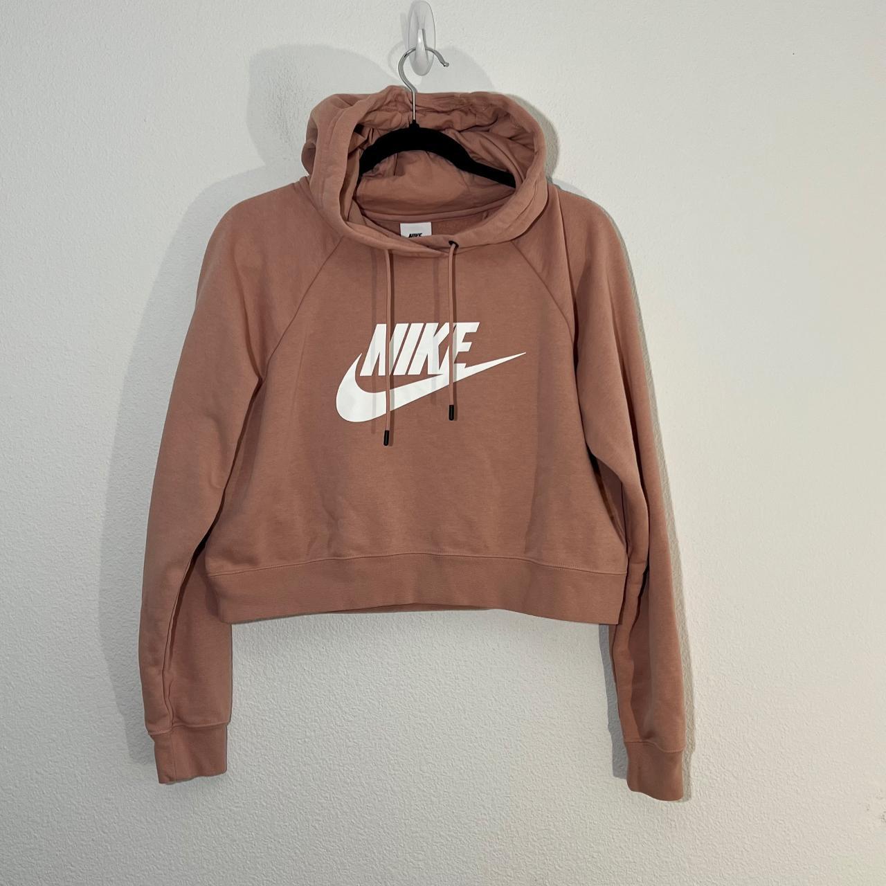 A Nike dusty pink peach cropped hoodie Condition Depop