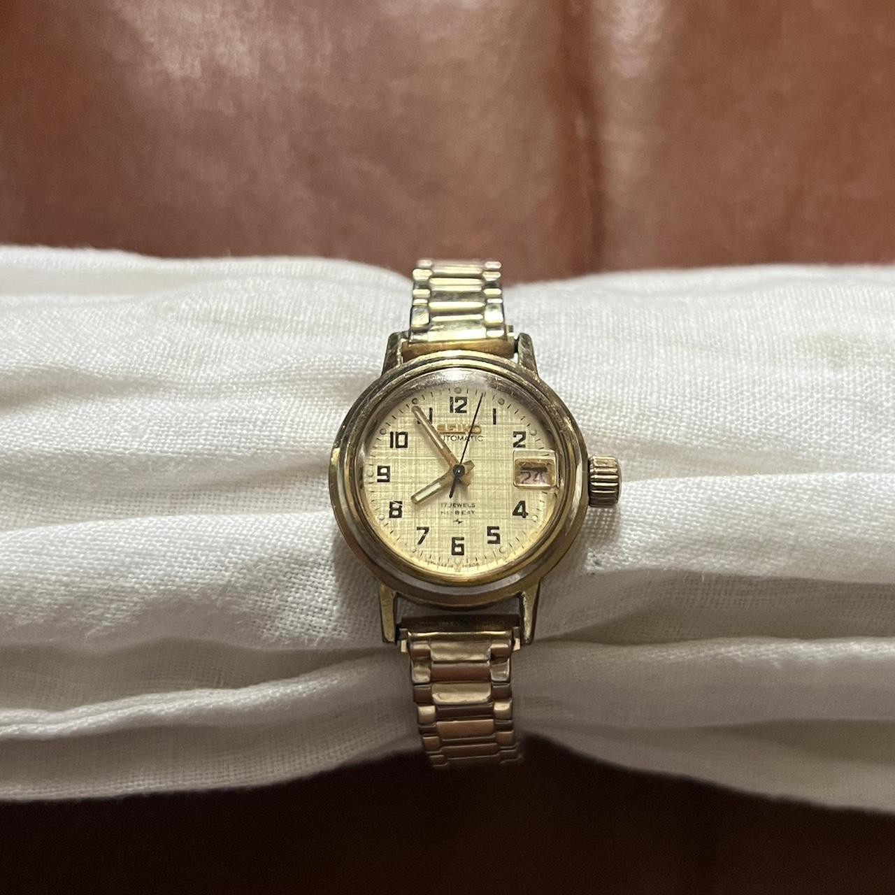 item listed by vintrinsequeave