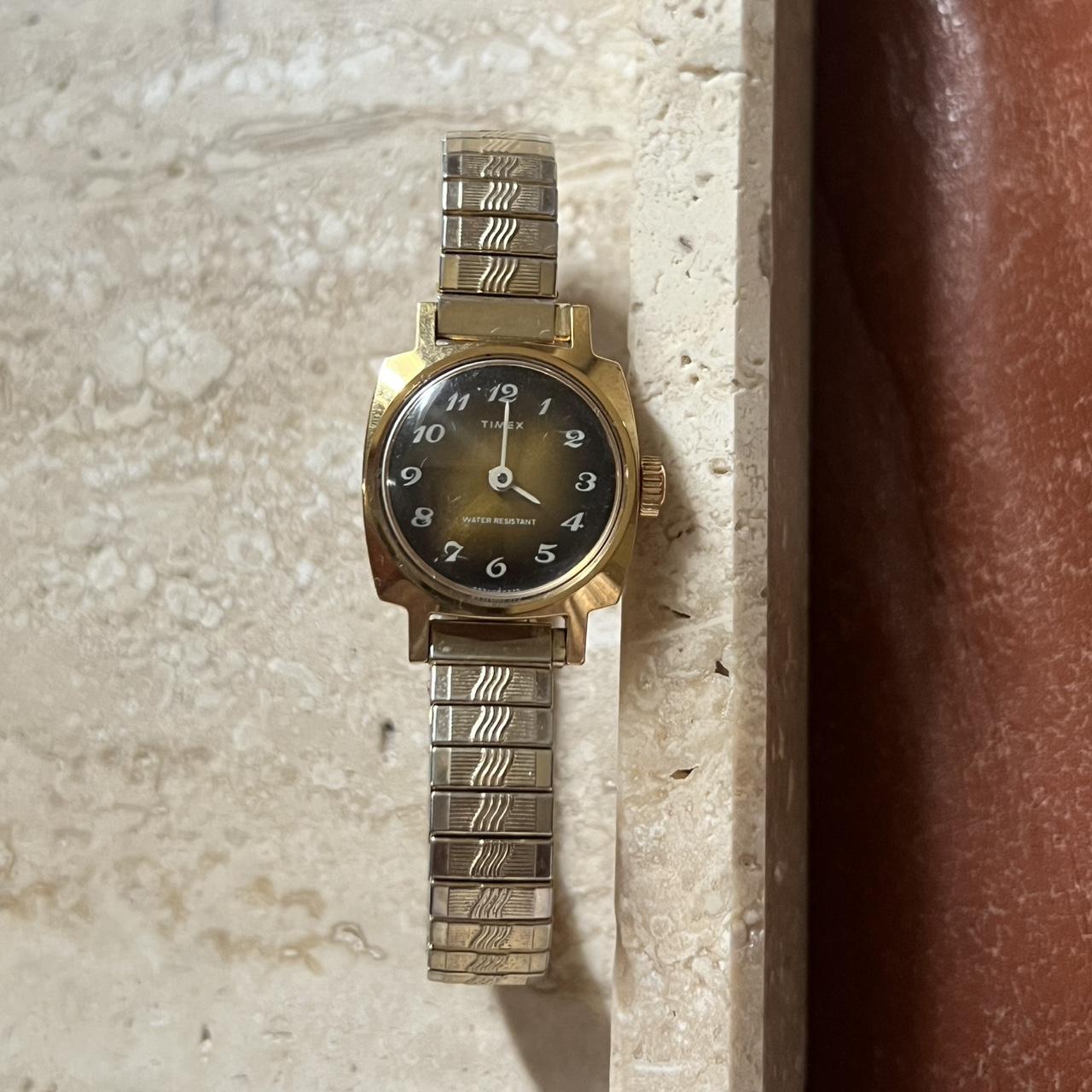 item listed by vintrinsequeave