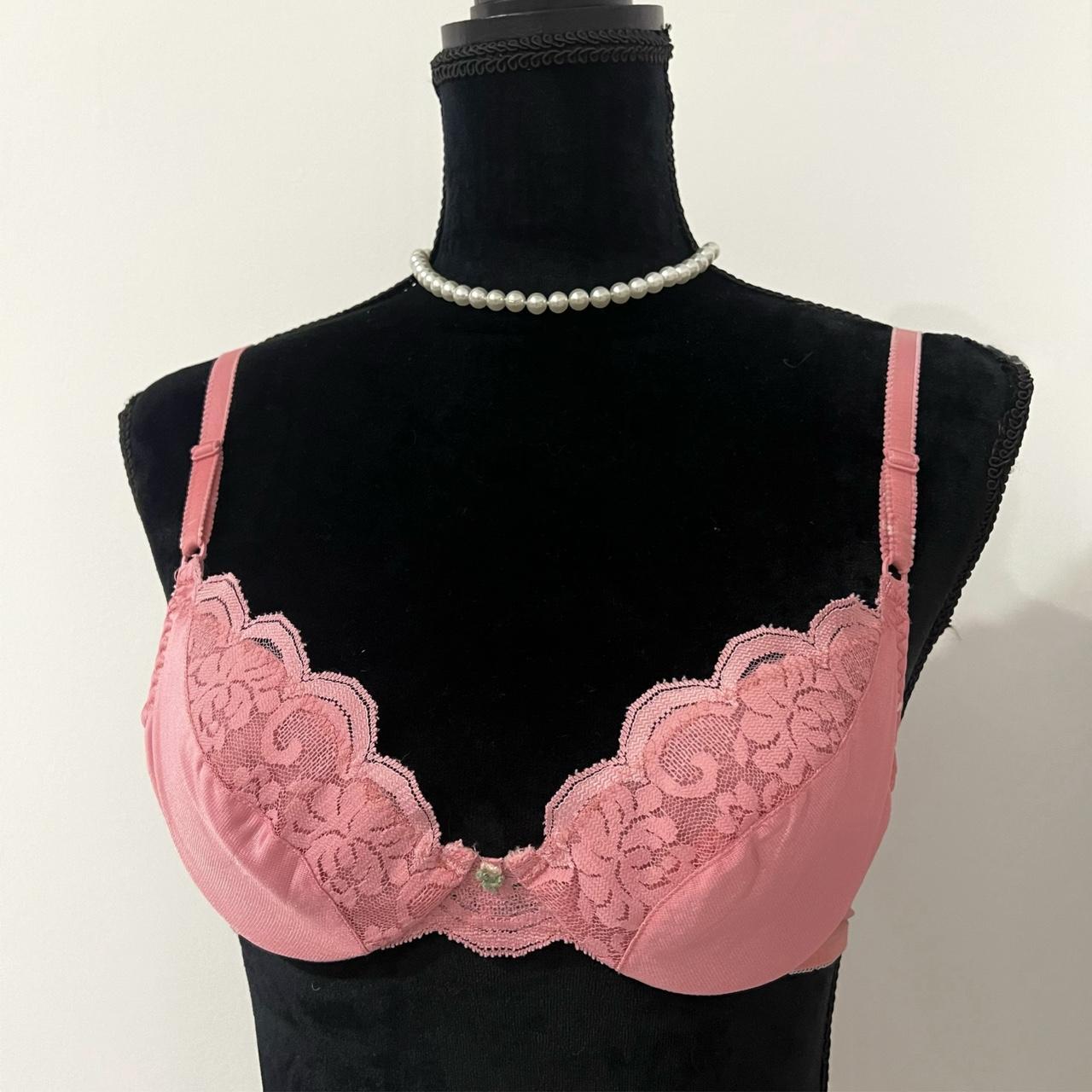 Vintage pink chantilly lace bra🌸, So stunning!!