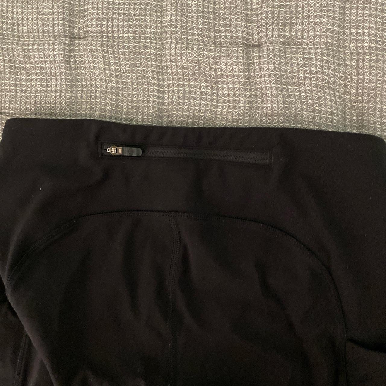 Lululemon capri leggings, Front waistband