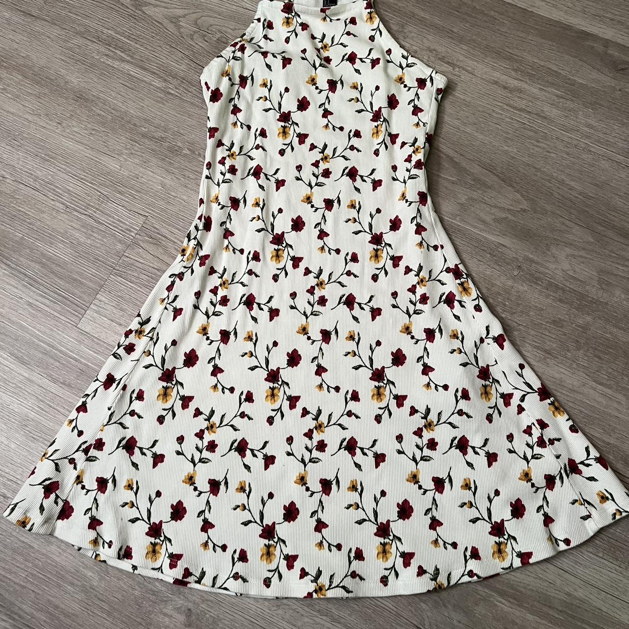 Forever 21 sundress White with flowers S fits like. Depop