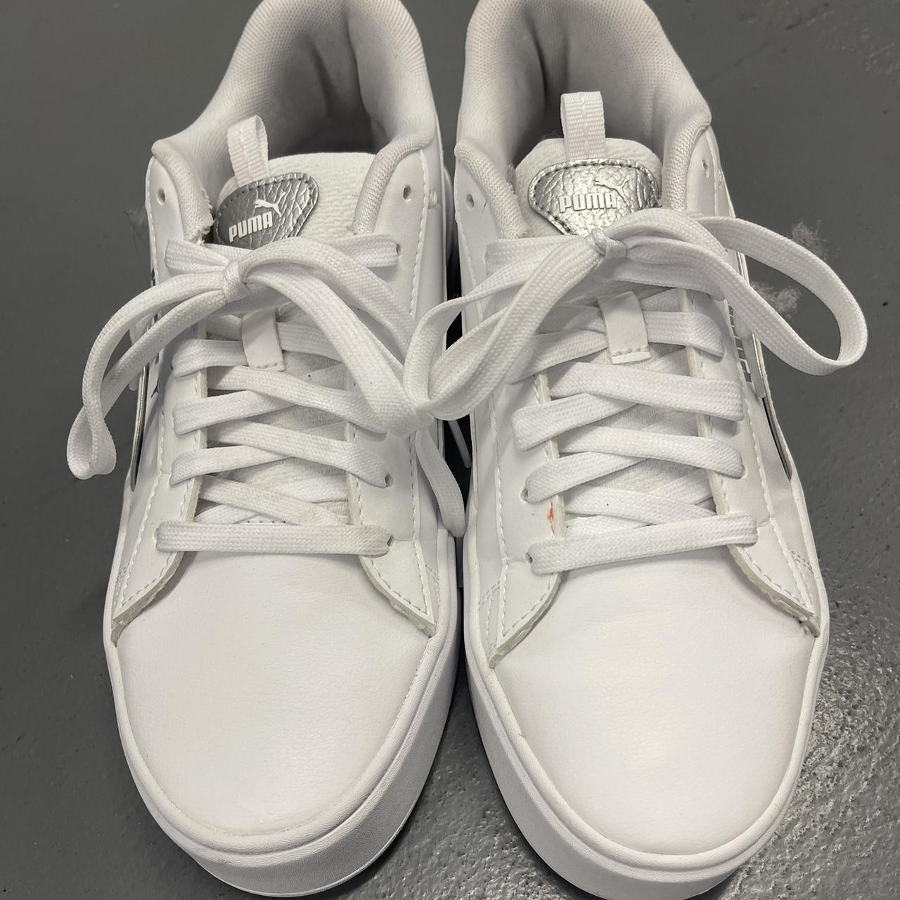 [PUMA]★Smash Bulk V3 LO White★7日特価セール★男女共用★ PUMA]☆Smash Bulk V3 LO White☆7日特価セール☆男女共用