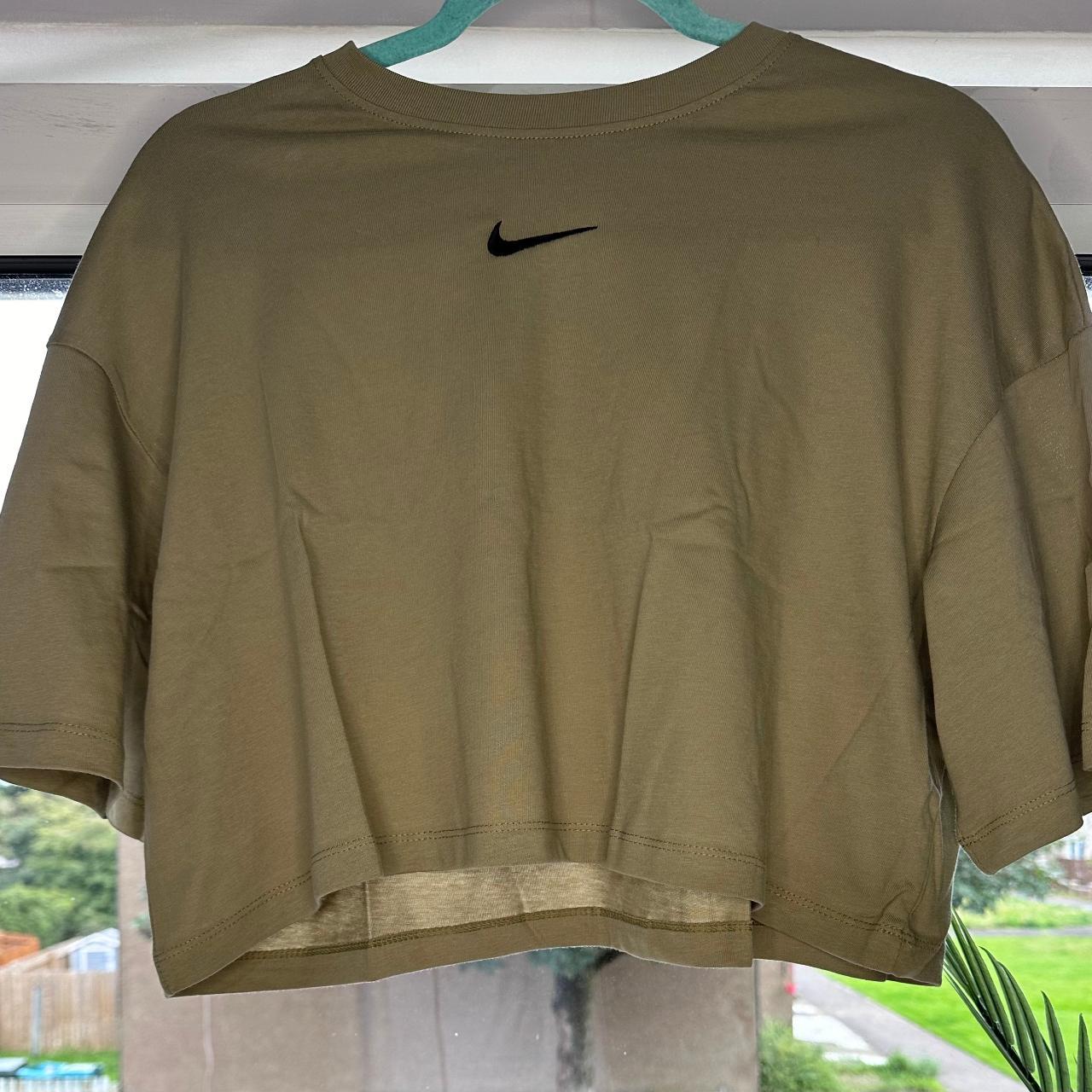 Olive green nike crop top best sale