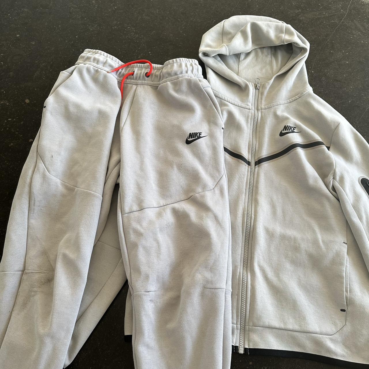 size tech fleece