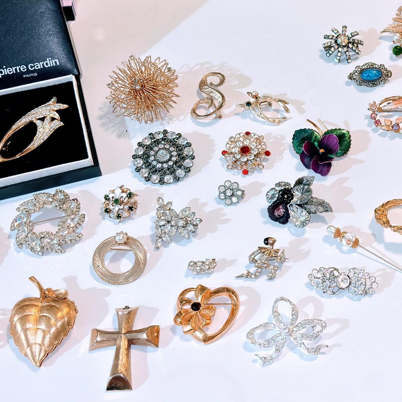 Vintage to Now buy Brooch & Pin Lot of 35