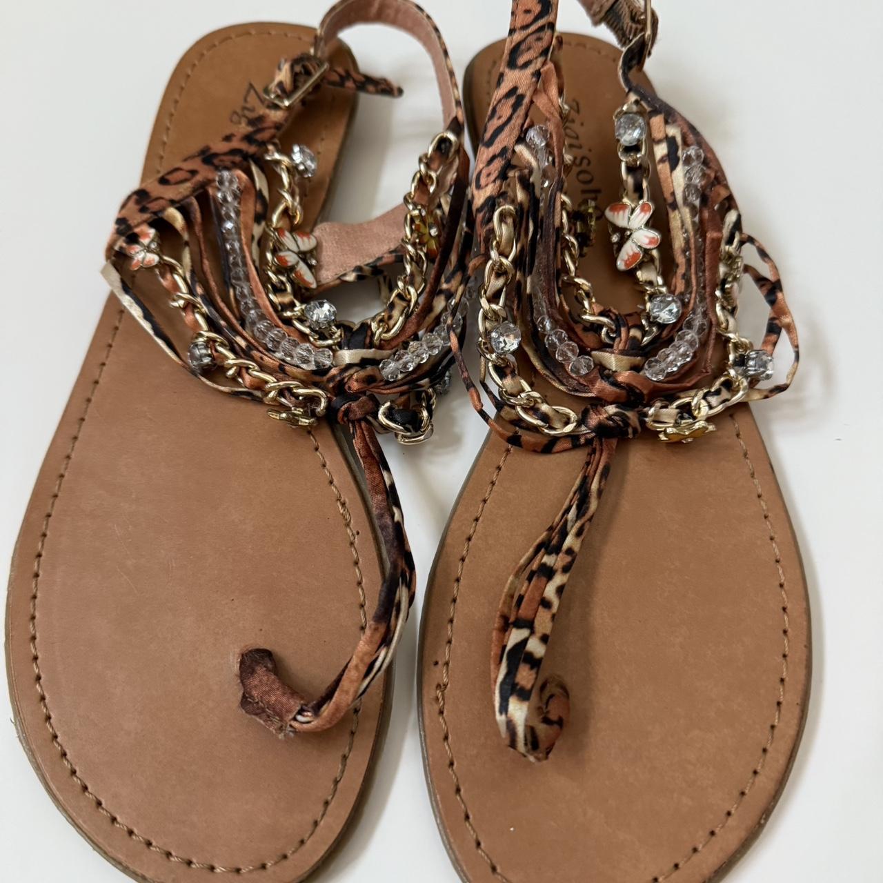 item listed by avelloa