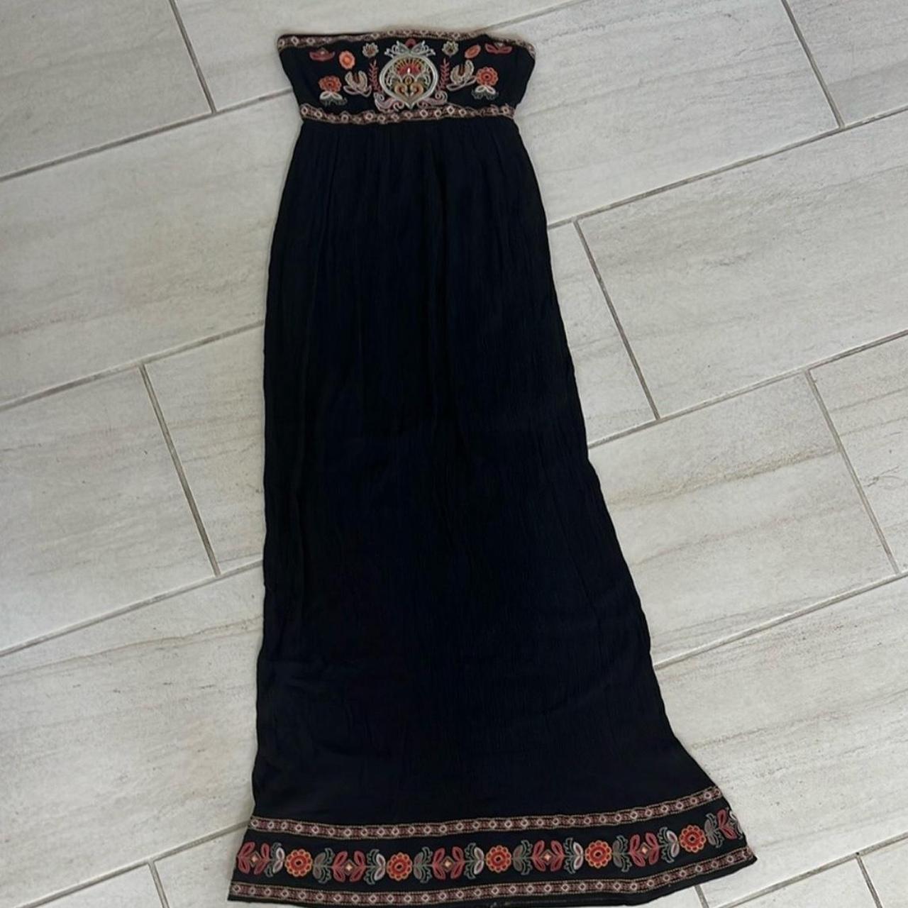 item listed by avelloa