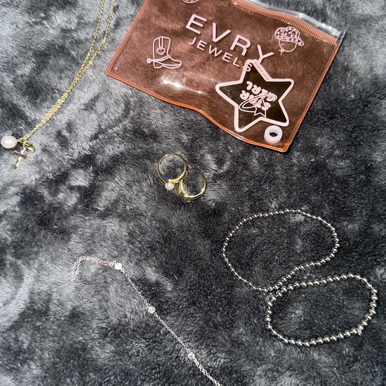 item listed by yrfavkate