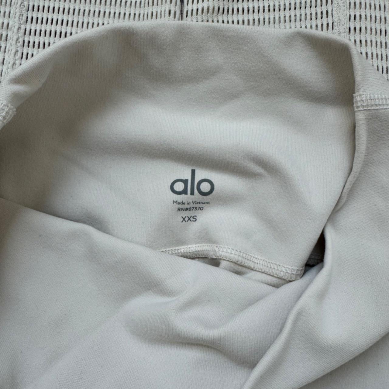 【alo yoga】 ホワイト/スウェット/ XS alo yoga】 ホワイト/スウェット/ XS - メルカリ