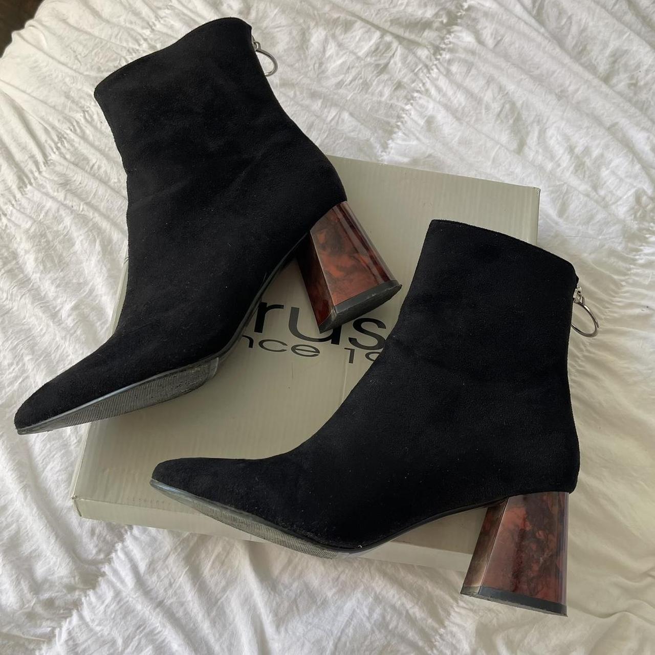 Black boots tortoise heel hotsell