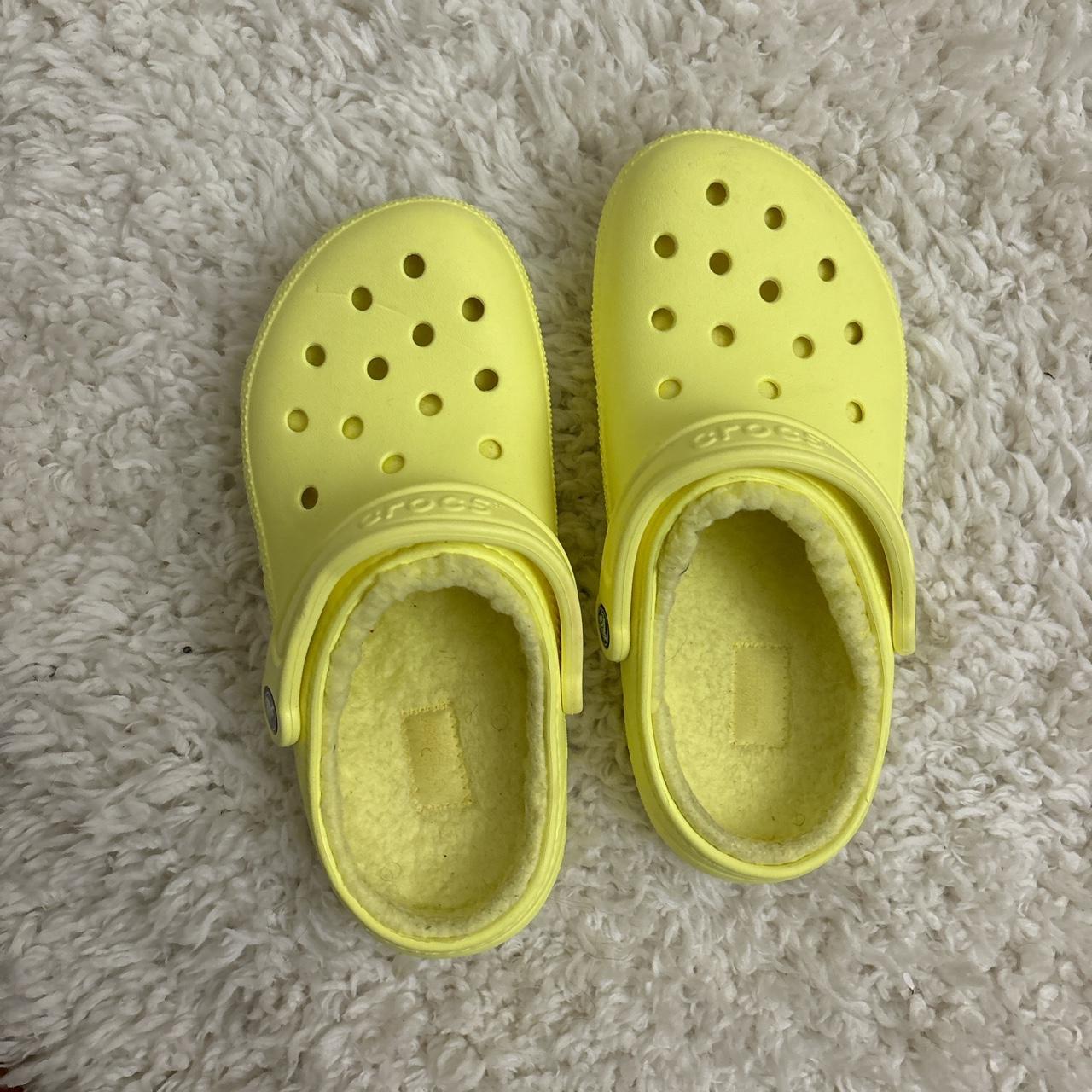 Fashion yellow fur crocs