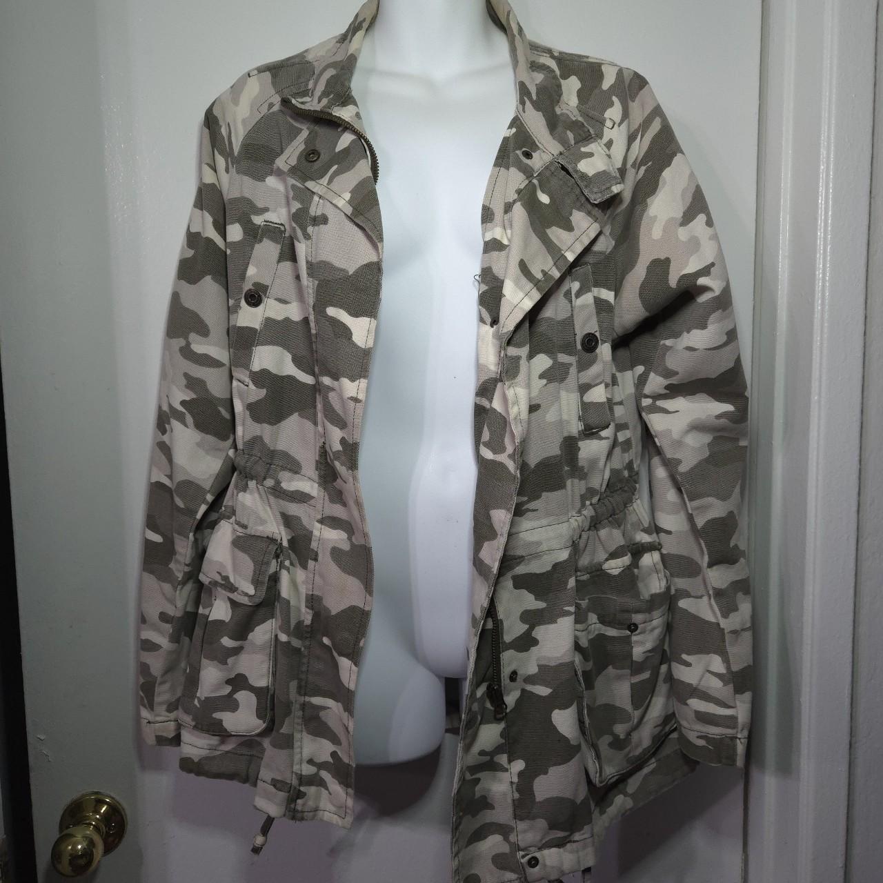 Shops Kensie Jeans white camo jacket